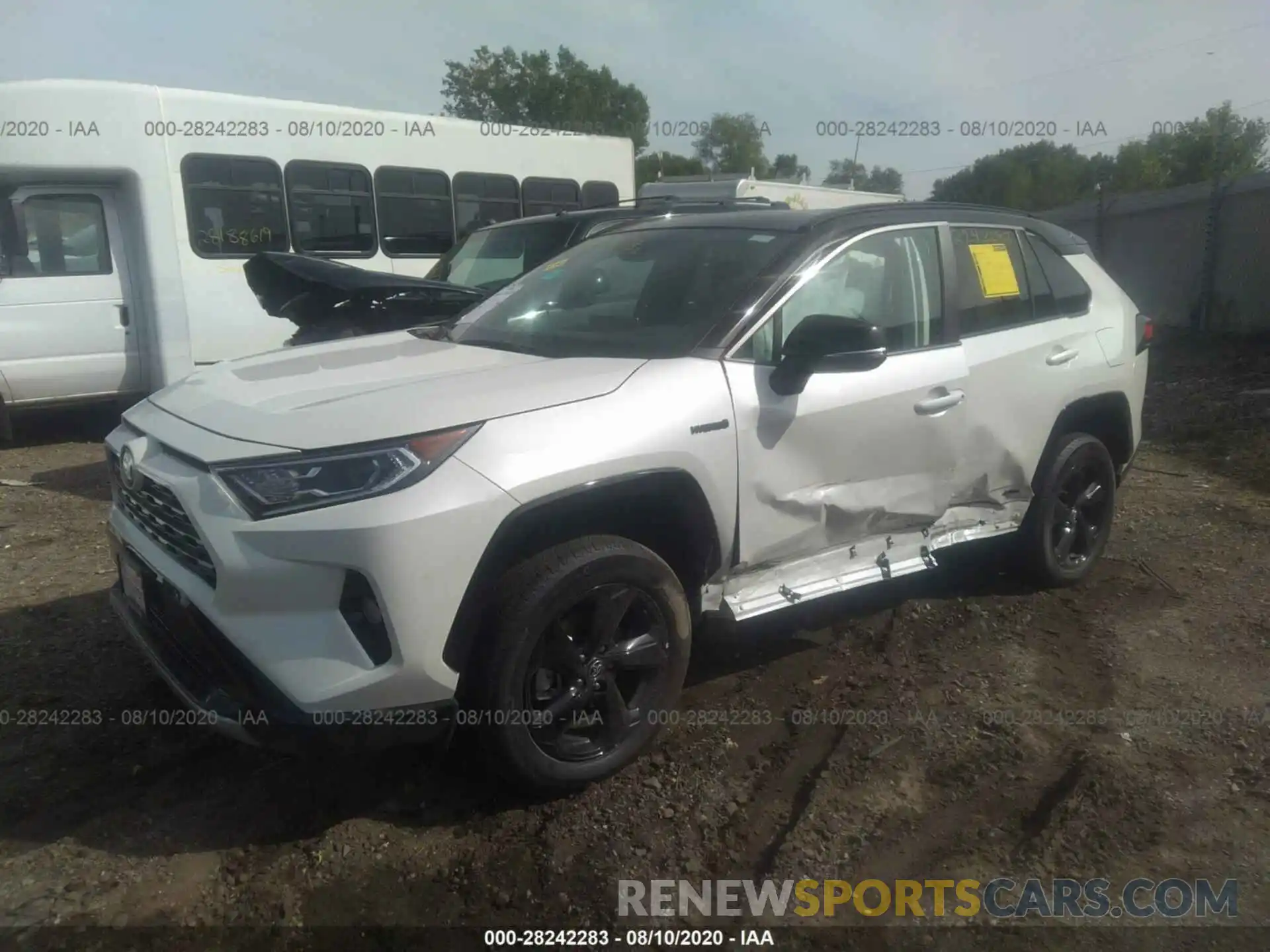 2 Photograph of a damaged car 4T3EWRFV5LU006033 TOYOTA RAV4 2020