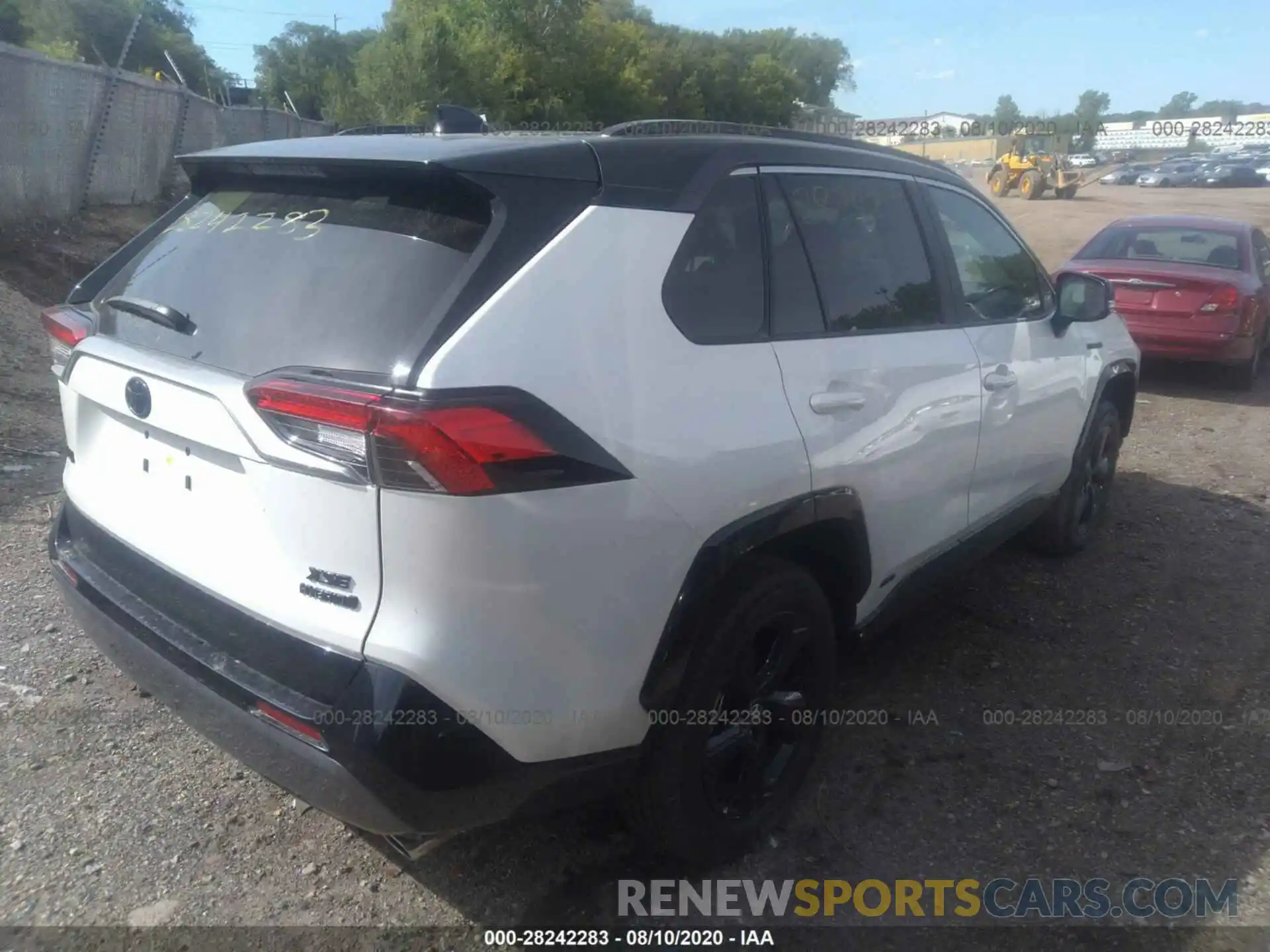 4 Photograph of a damaged car 4T3EWRFV5LU006033 TOYOTA RAV4 2020