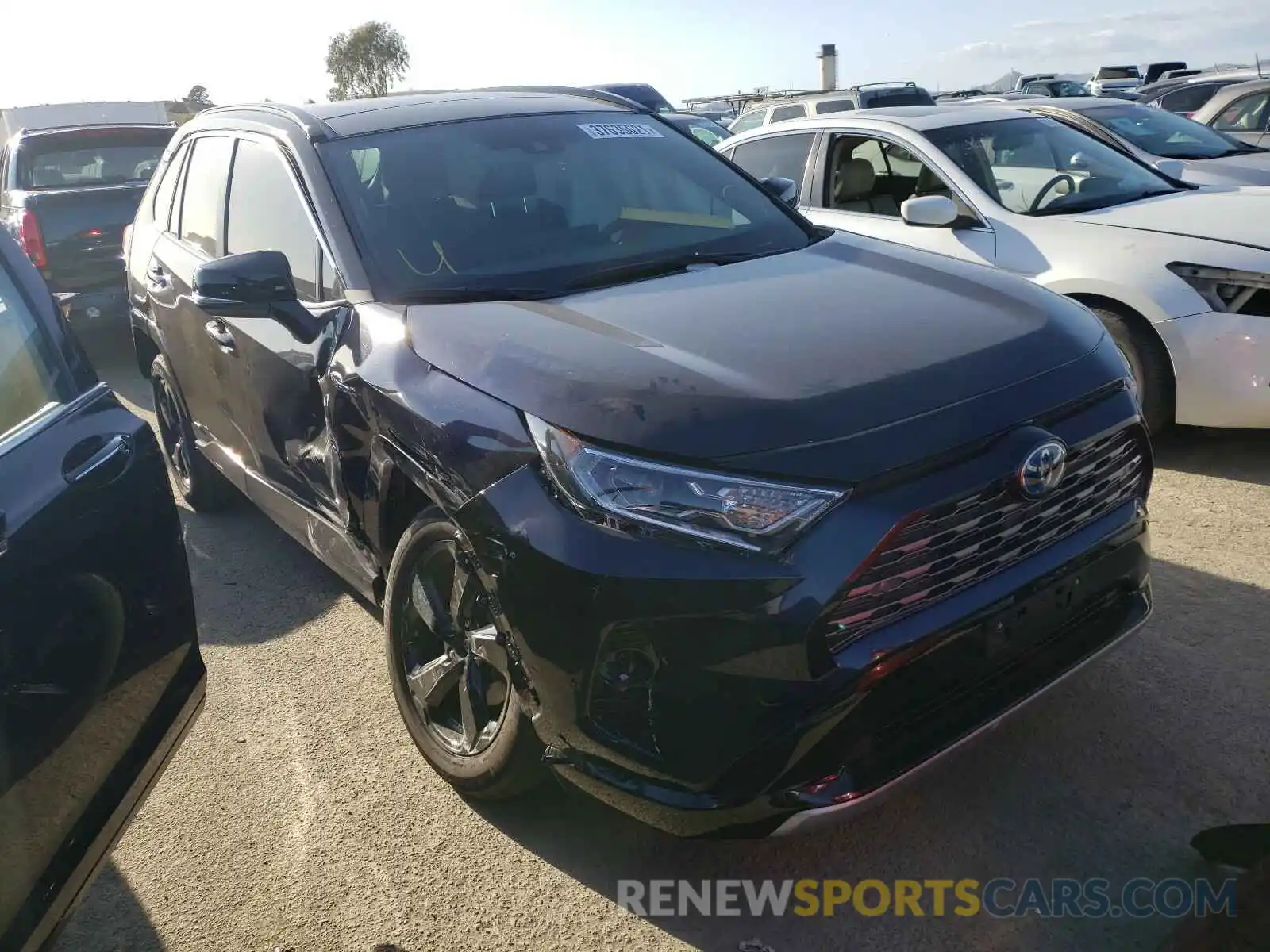 1 Photograph of a damaged car 4T3EWRFV7LU002260 TOYOTA RAV4 2020