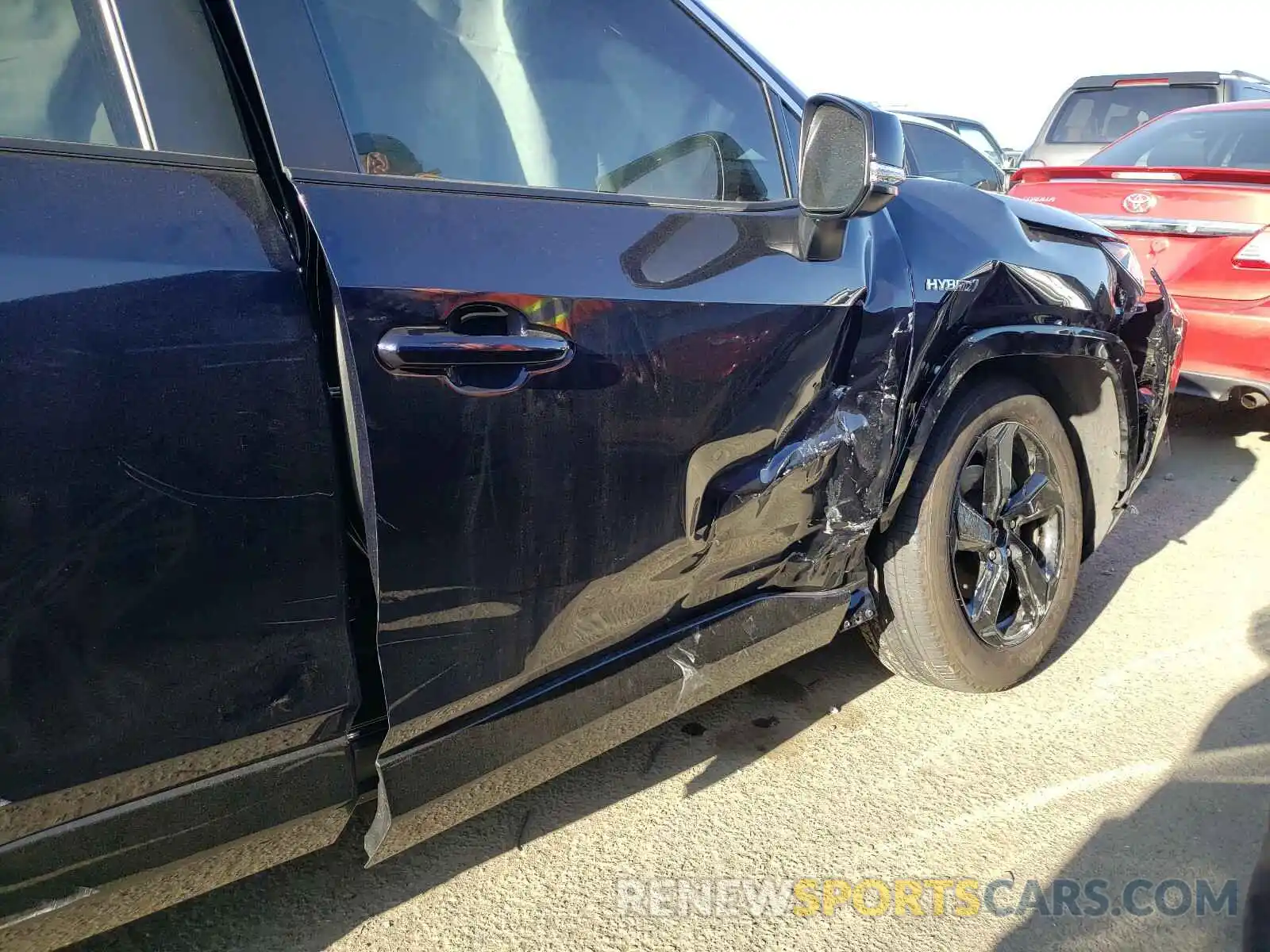 9 Photograph of a damaged car 4T3EWRFV7LU002260 TOYOTA RAV4 2020