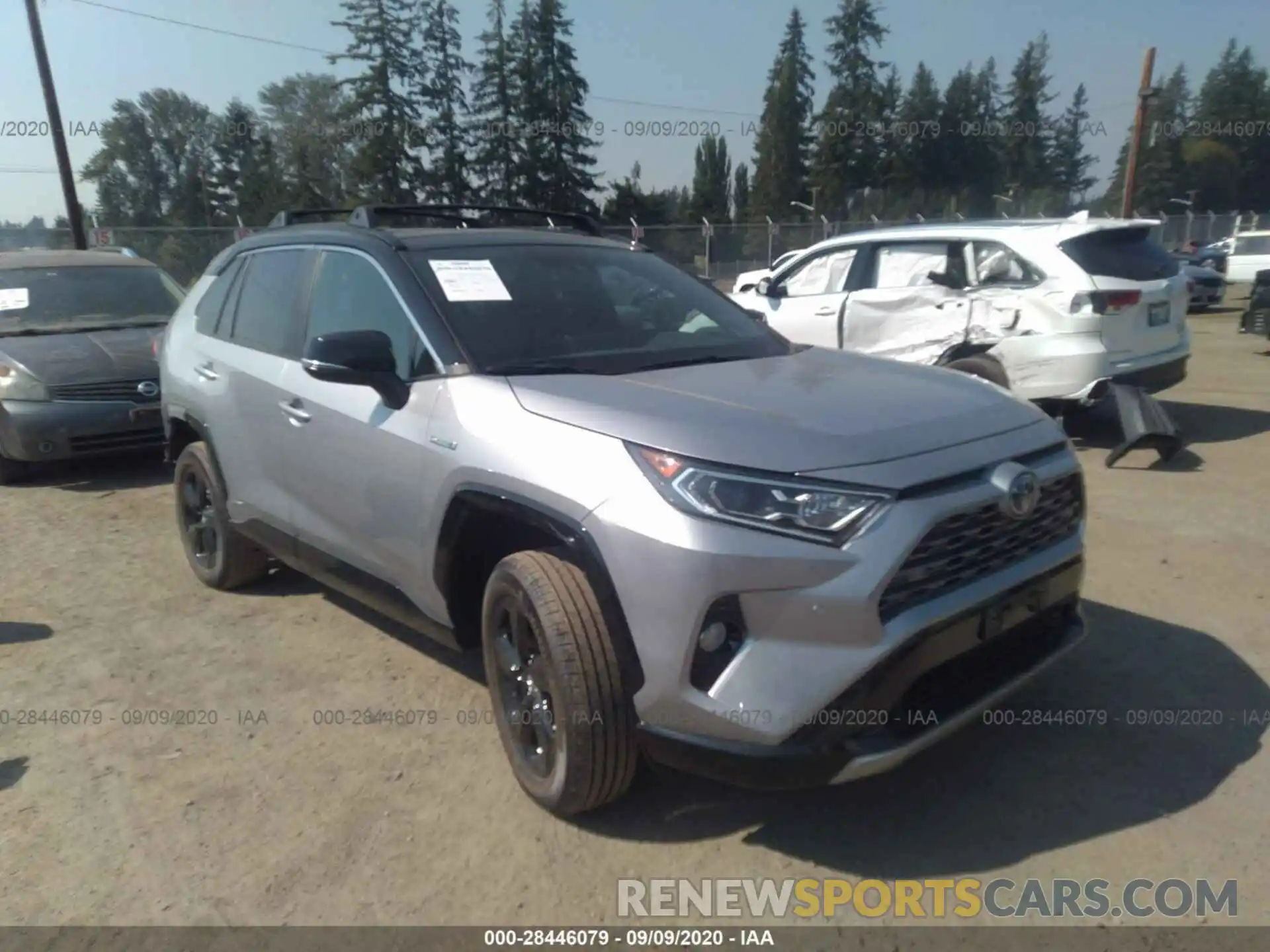 1 Photograph of a damaged car 4T3EWRFV8LU004048 TOYOTA RAV4 2020