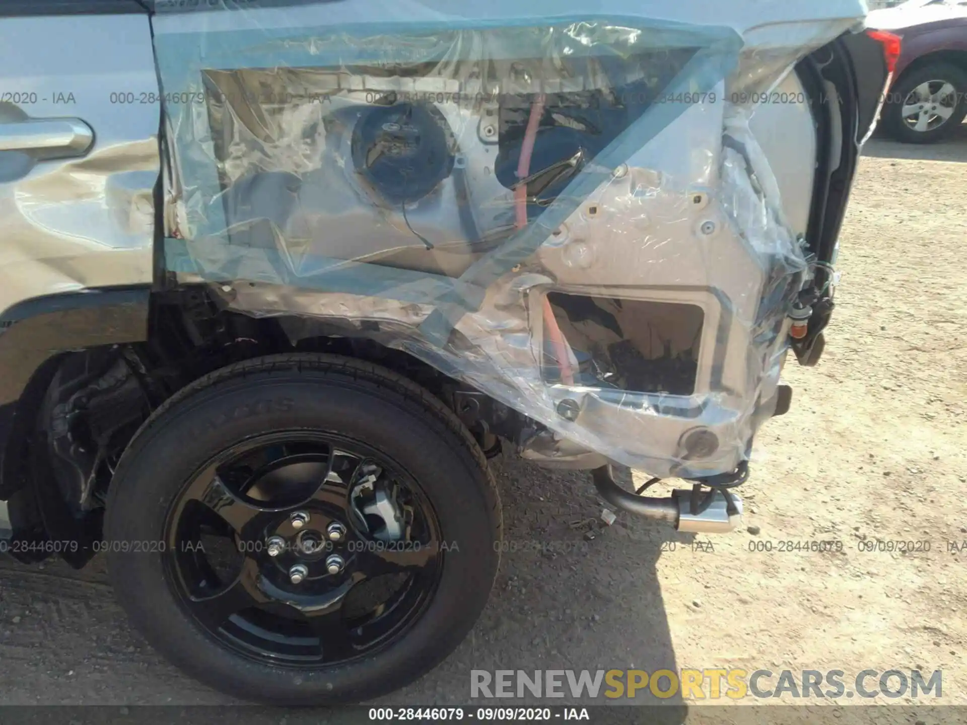 6 Photograph of a damaged car 4T3EWRFV8LU004048 TOYOTA RAV4 2020