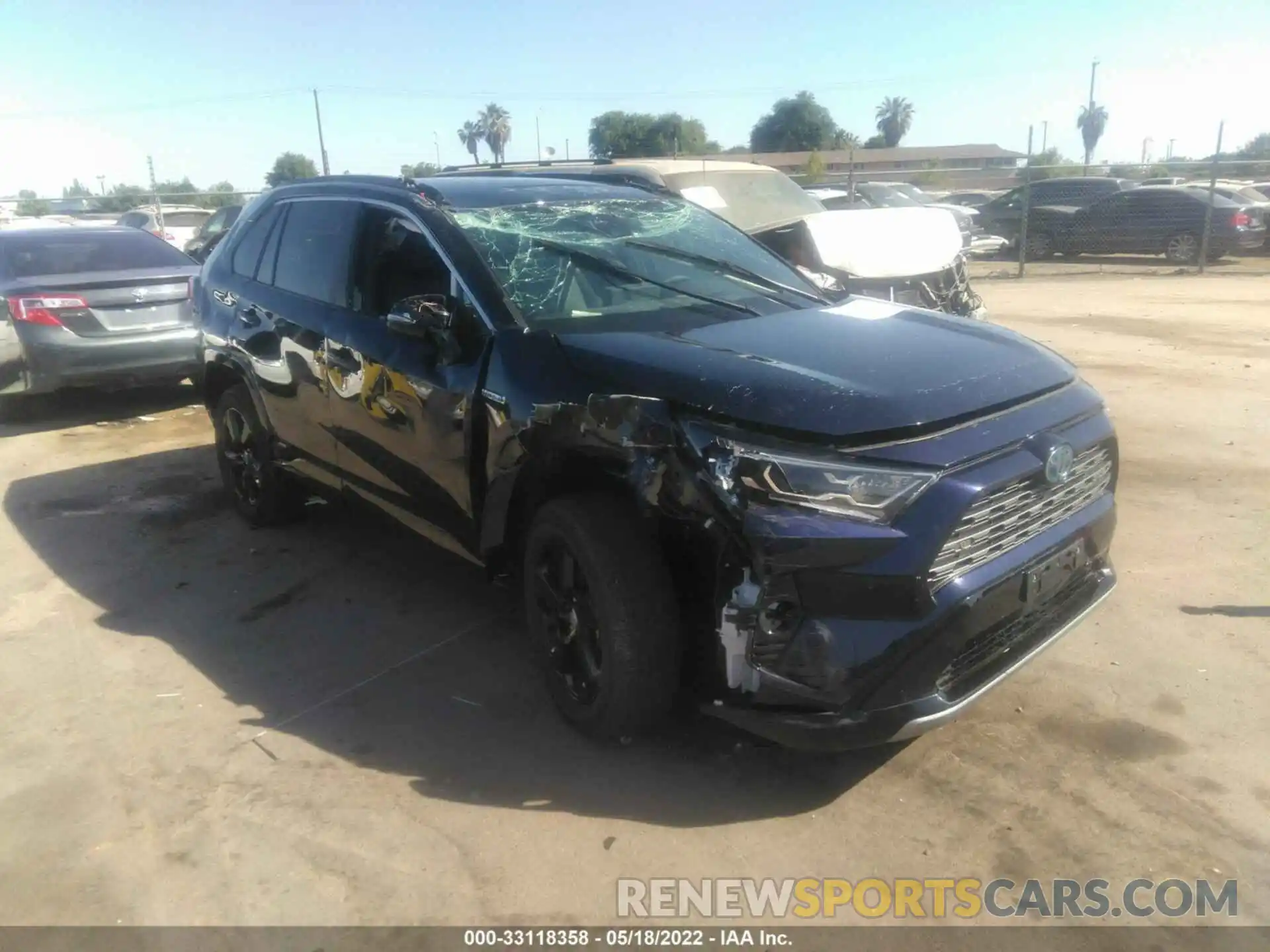 1 Photograph of a damaged car 4T3EWRFV8LU005670 TOYOTA RAV4 2020