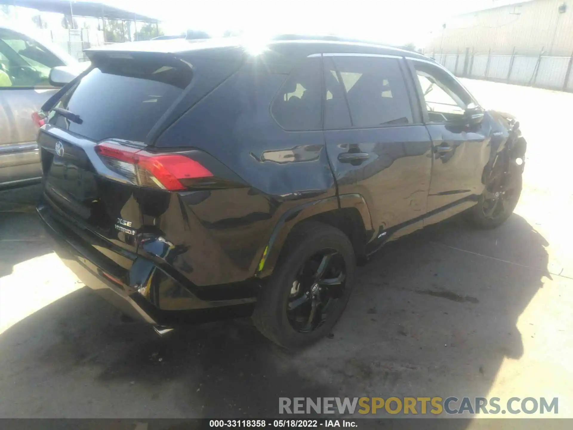 4 Фотография поврежденного автомобиля 4T3EWRFV8LU005670 TOYOTA RAV4 2020