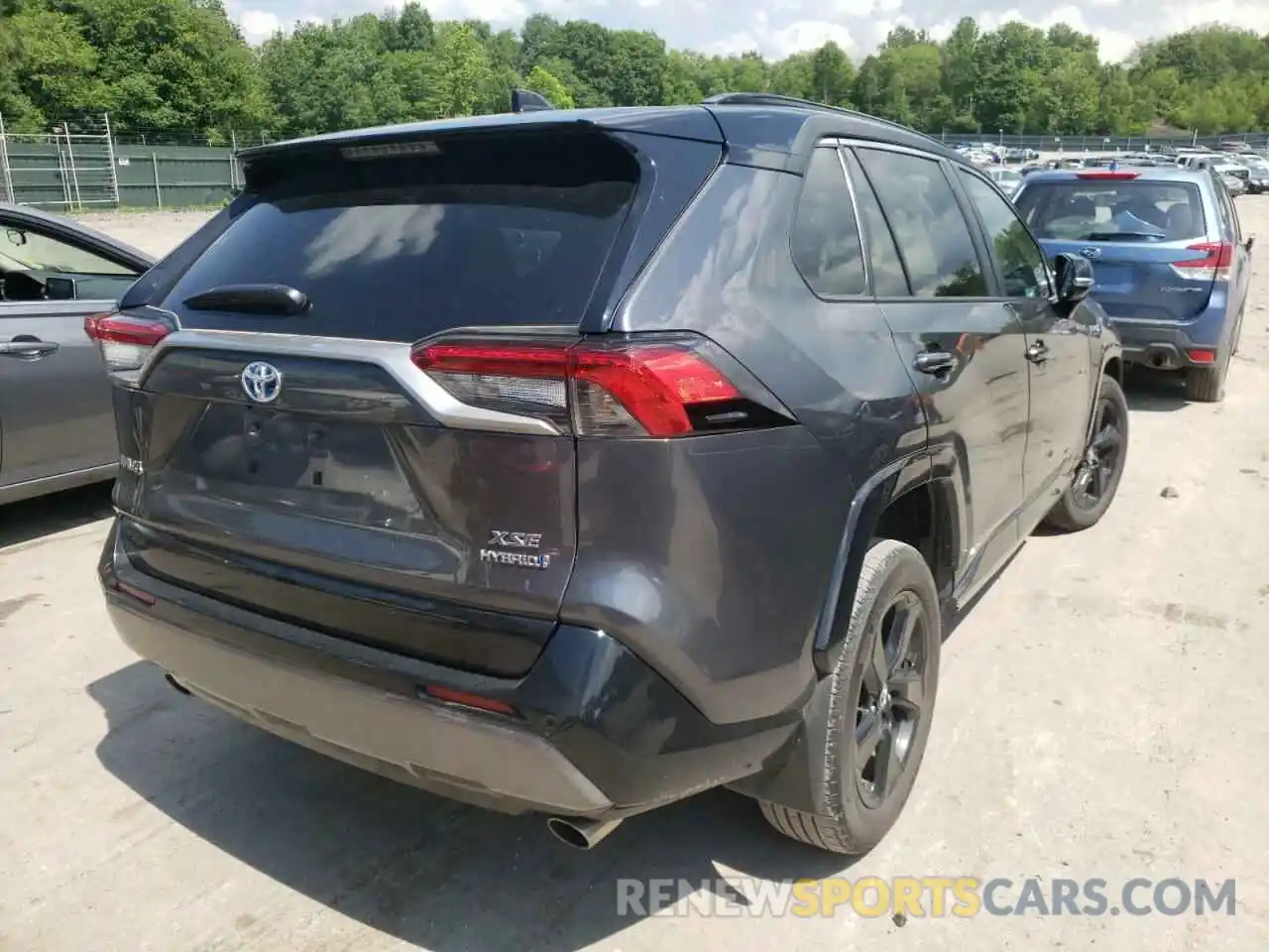 4 Photograph of a damaged car 4T3EWRFV9LU006908 TOYOTA RAV4 2020