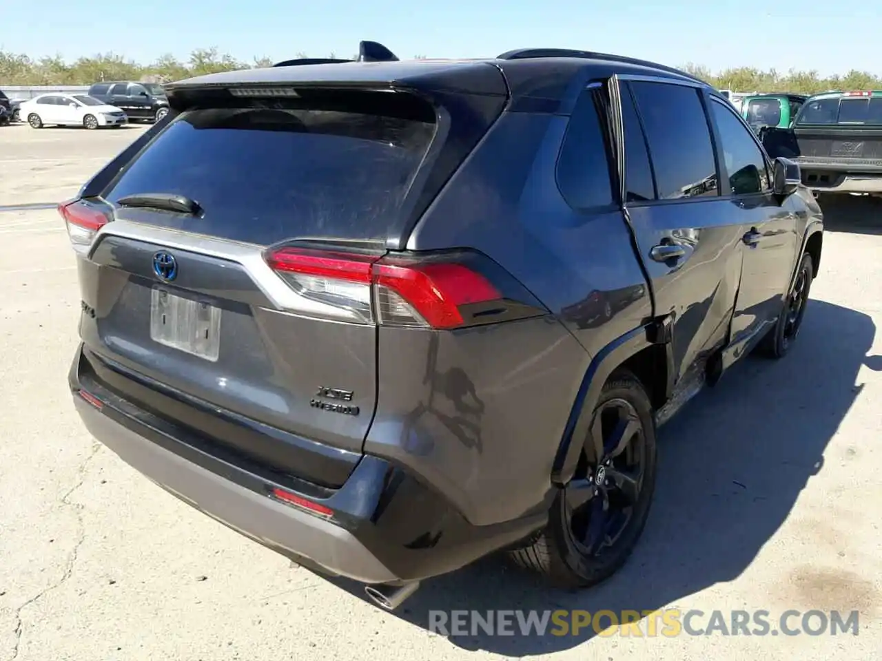 4 Photograph of a damaged car 4T3EWRFVXLU002561 TOYOTA RAV4 2020