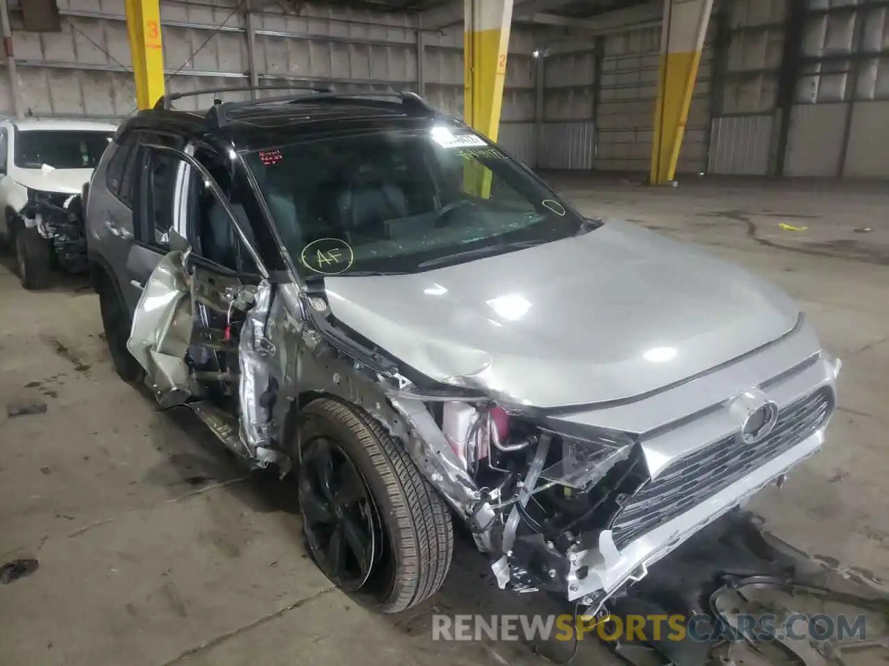 1 Photograph of a damaged car 4T3EWRFVXLU004441 TOYOTA RAV4 2020