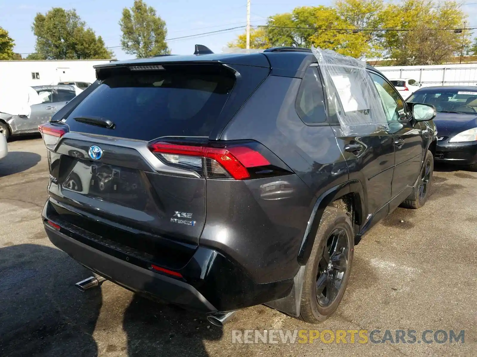 4 Photograph of a damaged car 4T3EWRFVXLU009915 TOYOTA RAV4 2020