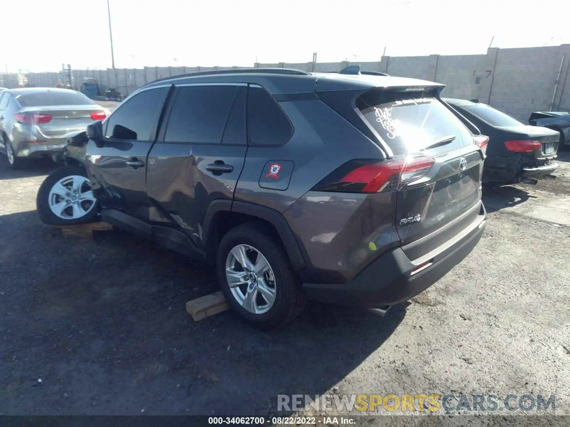 3 Photograph of a damaged car 4T3L6RFV2LU004795 TOYOTA RAV4 2020