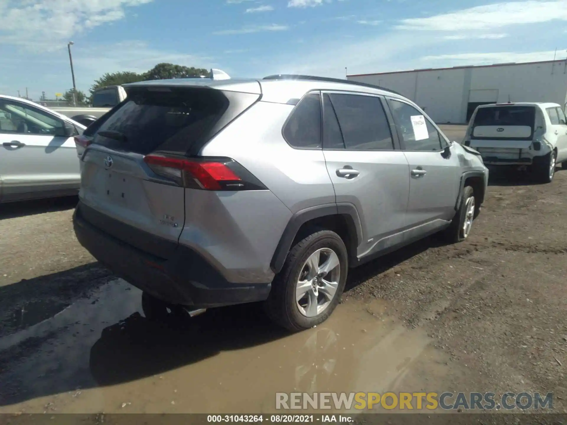 4 Photograph of a damaged car 4T3L6RFV6LU001608 TOYOTA RAV4 2020