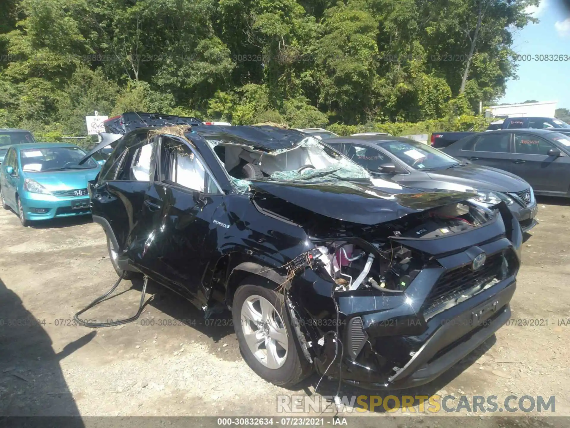 1 Photograph of a damaged car 4T3L6RFV6LU004637 TOYOTA RAV4 2020