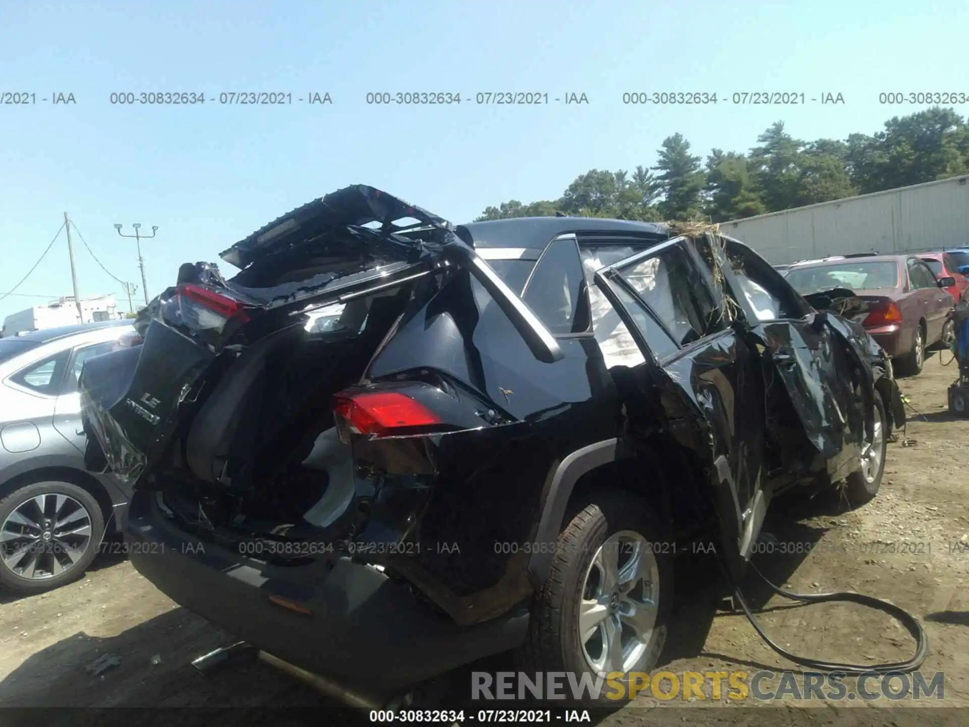 4 Photograph of a damaged car 4T3L6RFV6LU004637 TOYOTA RAV4 2020