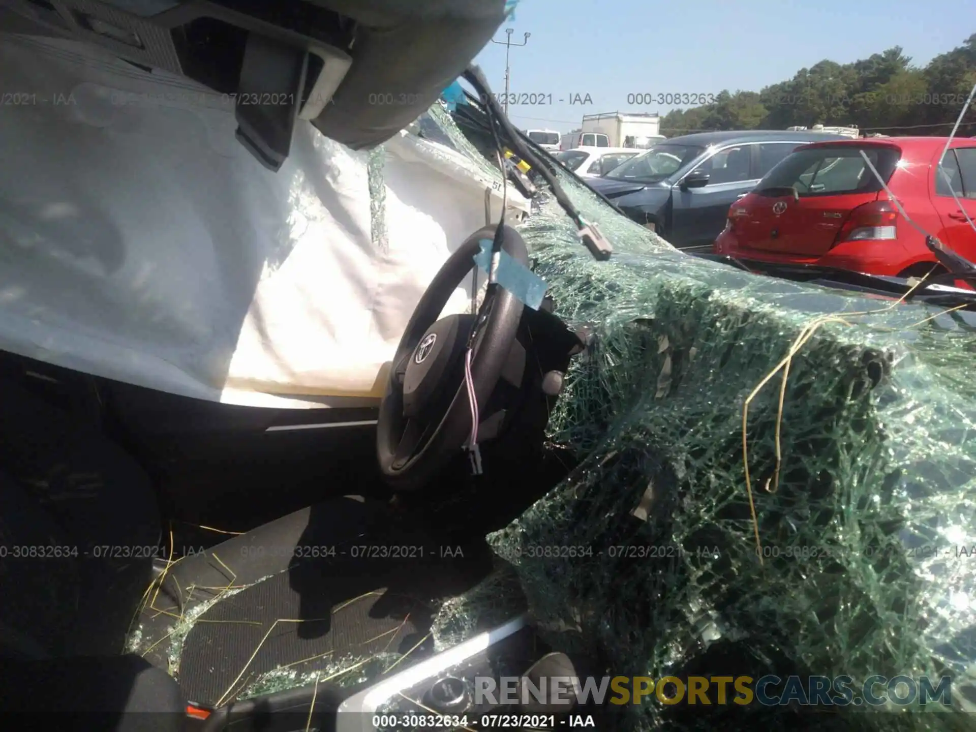 5 Photograph of a damaged car 4T3L6RFV6LU004637 TOYOTA RAV4 2020