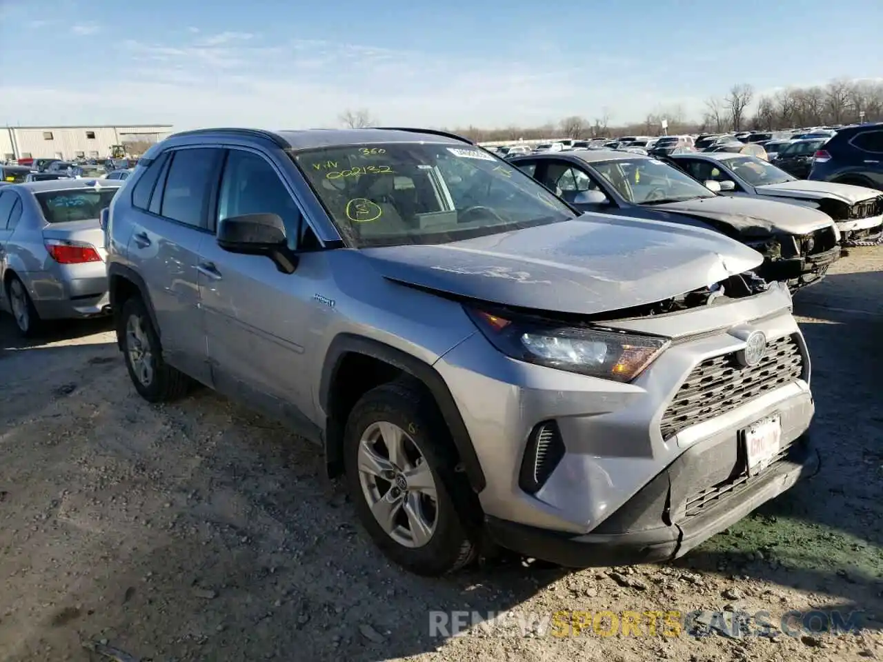 1 Photograph of a damaged car 4T3L6RFVXLU002132 TOYOTA RAV4 2020