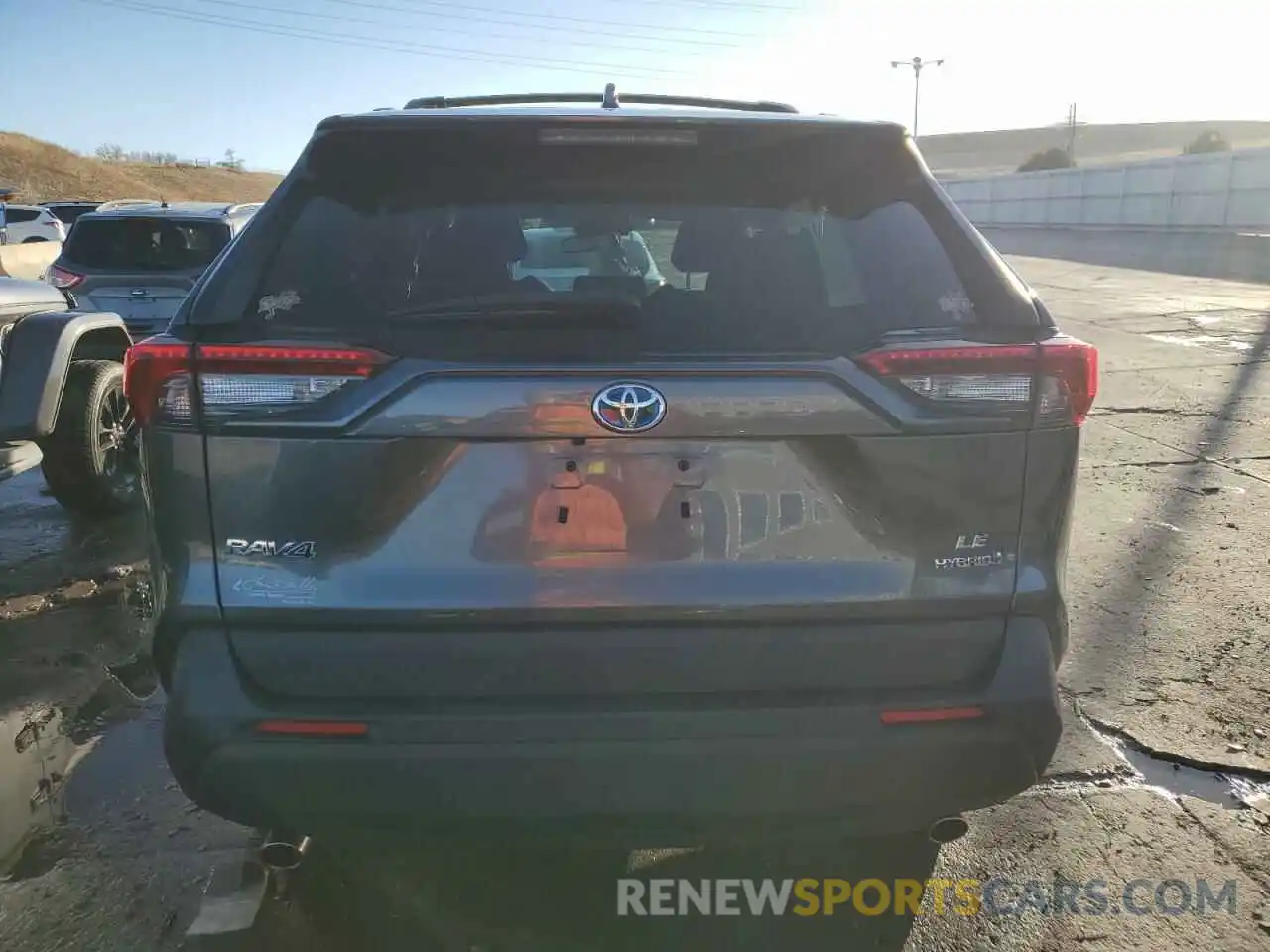 6 Photograph of a damaged car 4T3LWRFV1LU010071 TOYOTA RAV4 2020