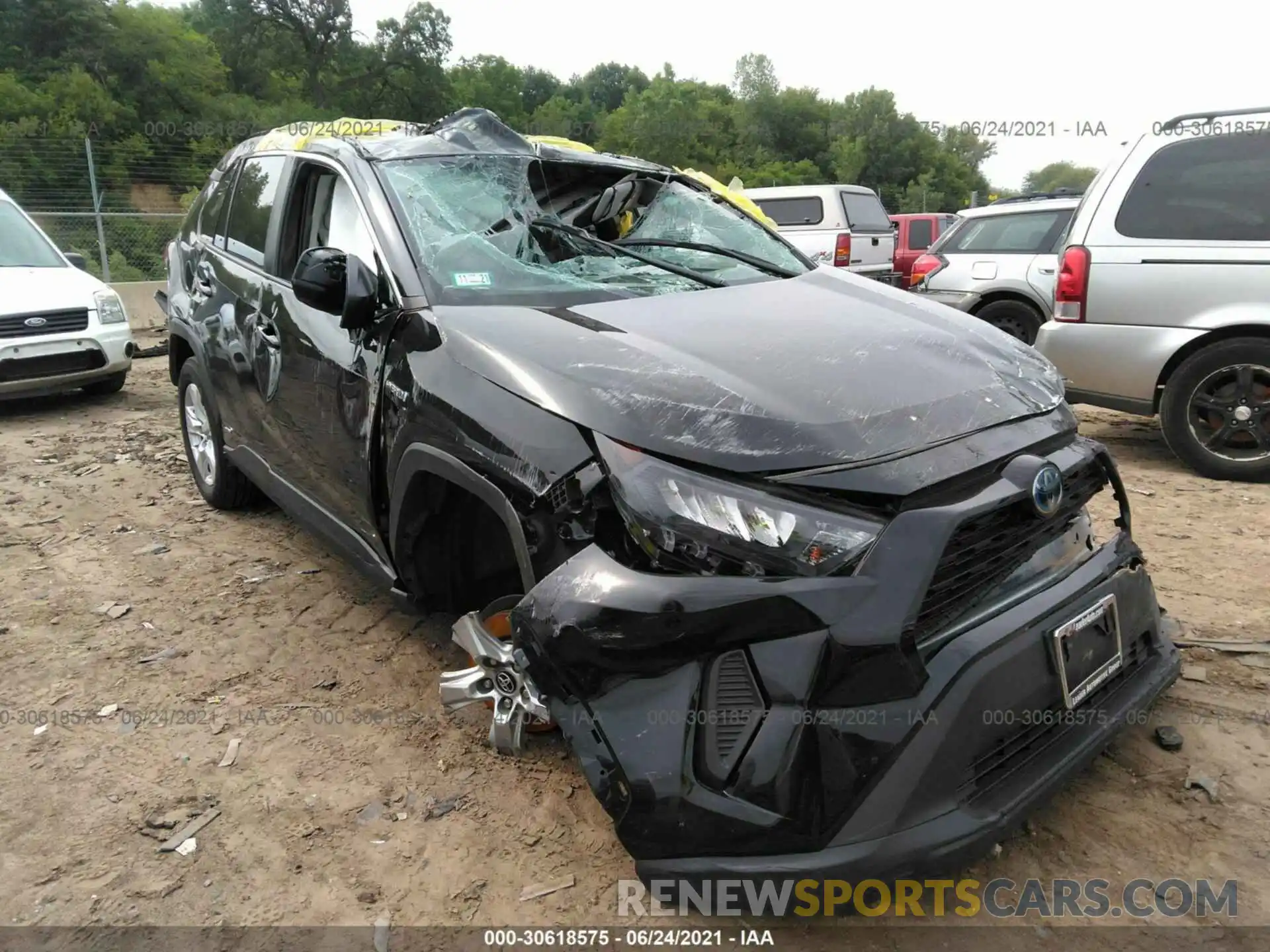 1 Photograph of a damaged car 4T3LWRFV3LU003882 TOYOTA RAV4 2020