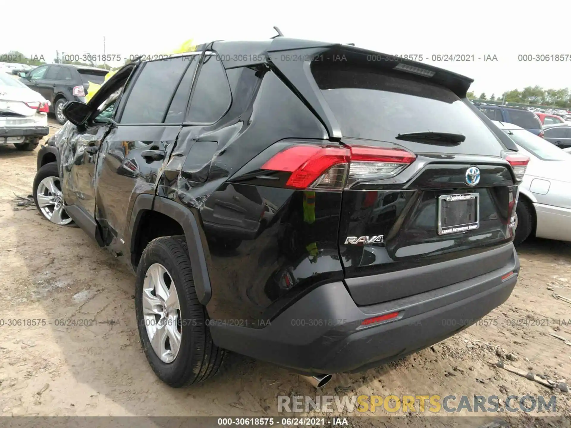 3 Фотография поврежденного автомобиля 4T3LWRFV3LU003882 TOYOTA RAV4 2020