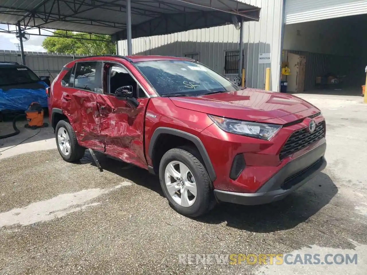 1 Photograph of a damaged car 4T3LWRFV3LU008838 TOYOTA RAV4 2020