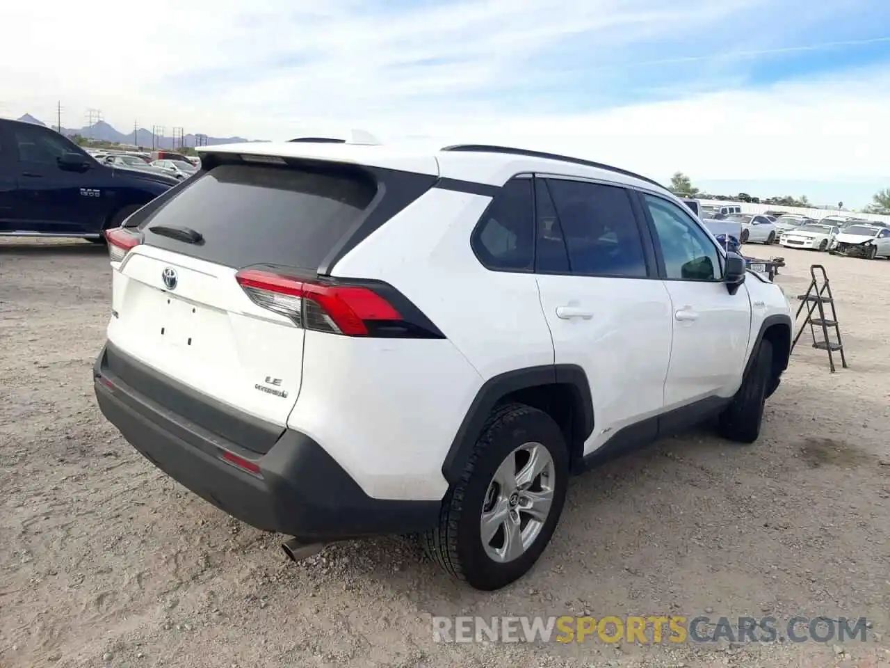 4 Photograph of a damaged car 4T3LWRFV6LU002175 TOYOTA RAV4 2020