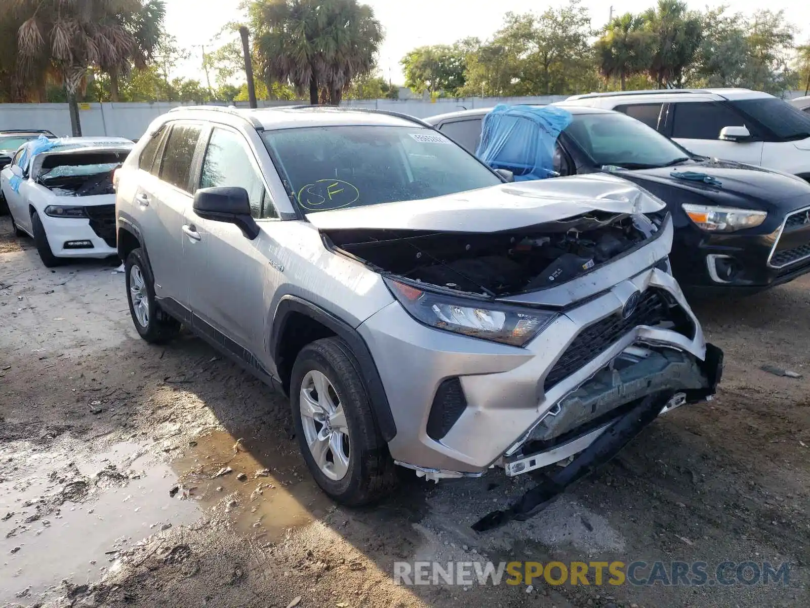 1 Photograph of a damaged car 4T3LWRFV6LU008302 TOYOTA RAV4 2020