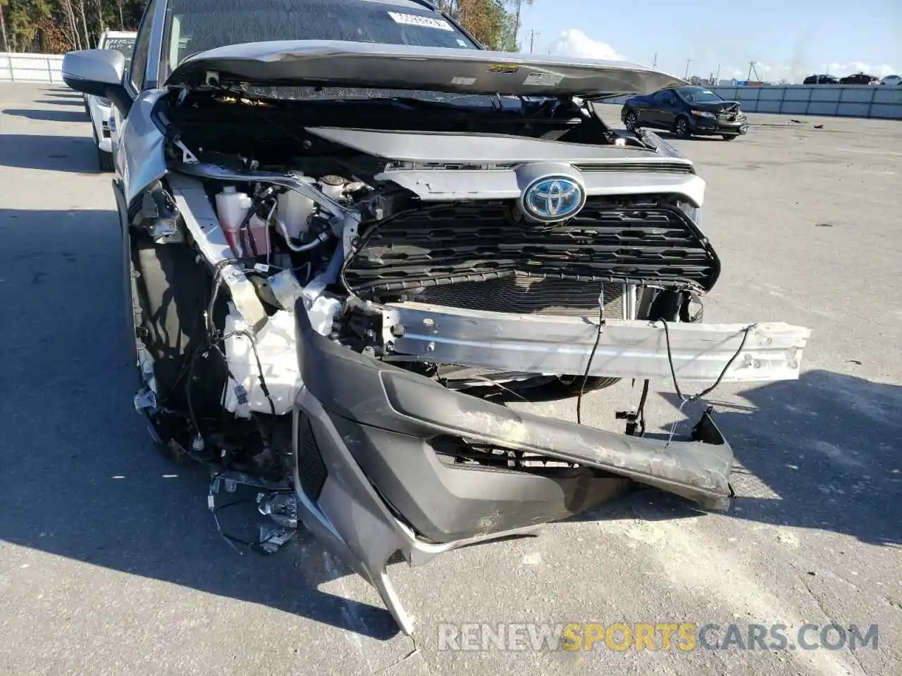 9 Photograph of a damaged car 4T3MWRFV0LU008333 TOYOTA RAV4 2020