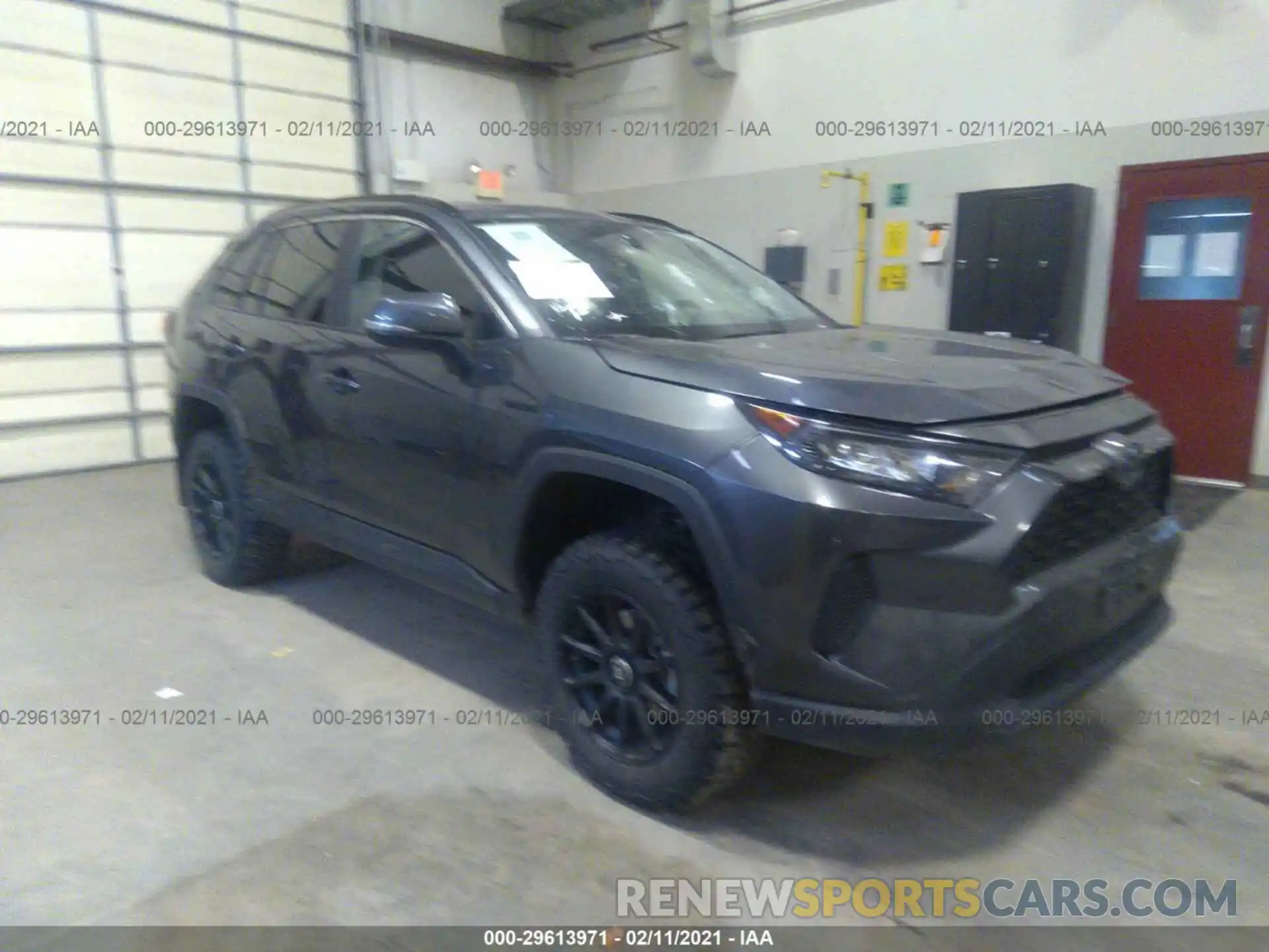 1 Photograph of a damaged car 4T3MWRFV1LU002184 TOYOTA RAV4 2020