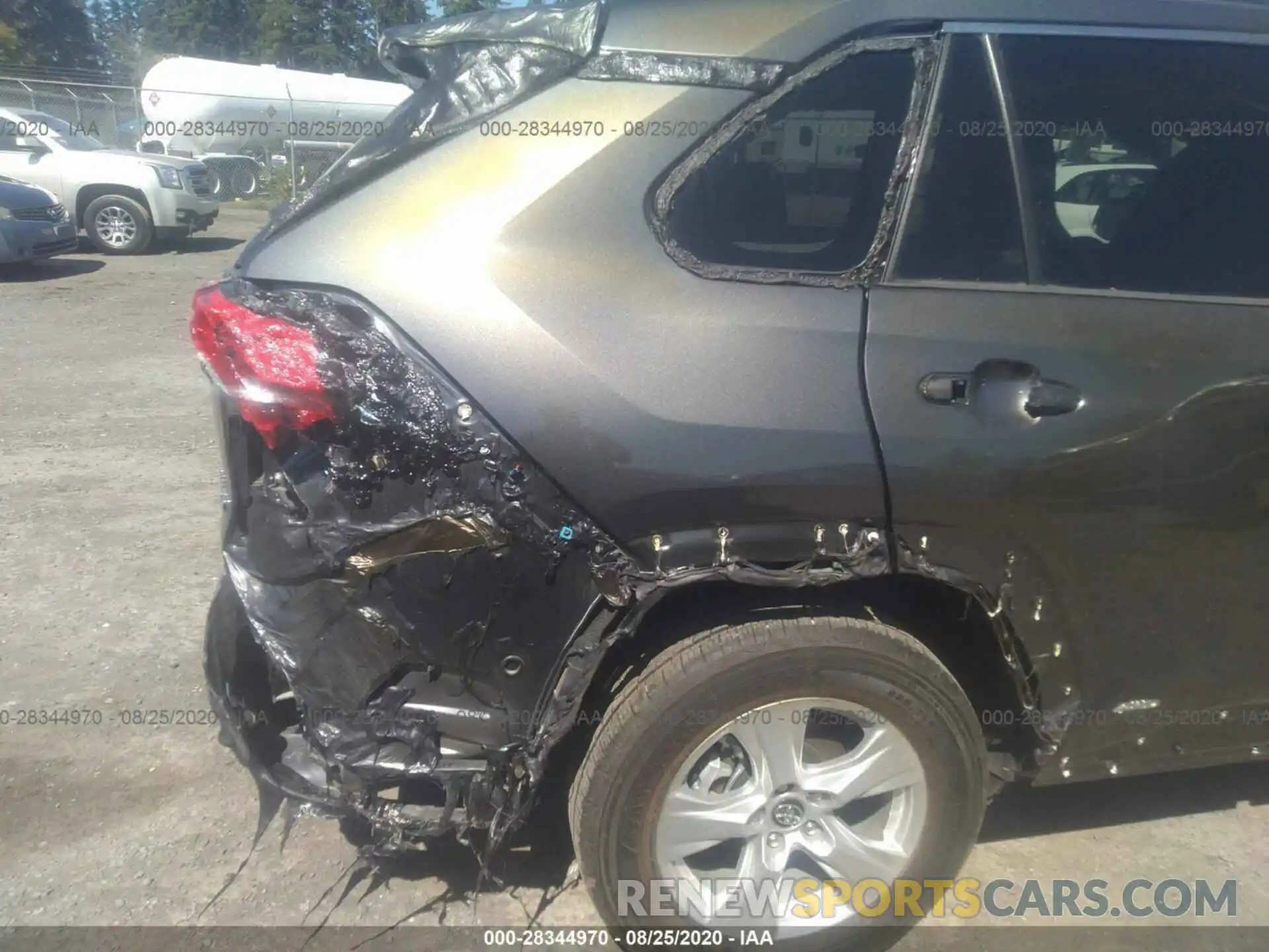 6 Photograph of a damaged car 4T3MWRFV4LU002423 TOYOTA RAV4 2020