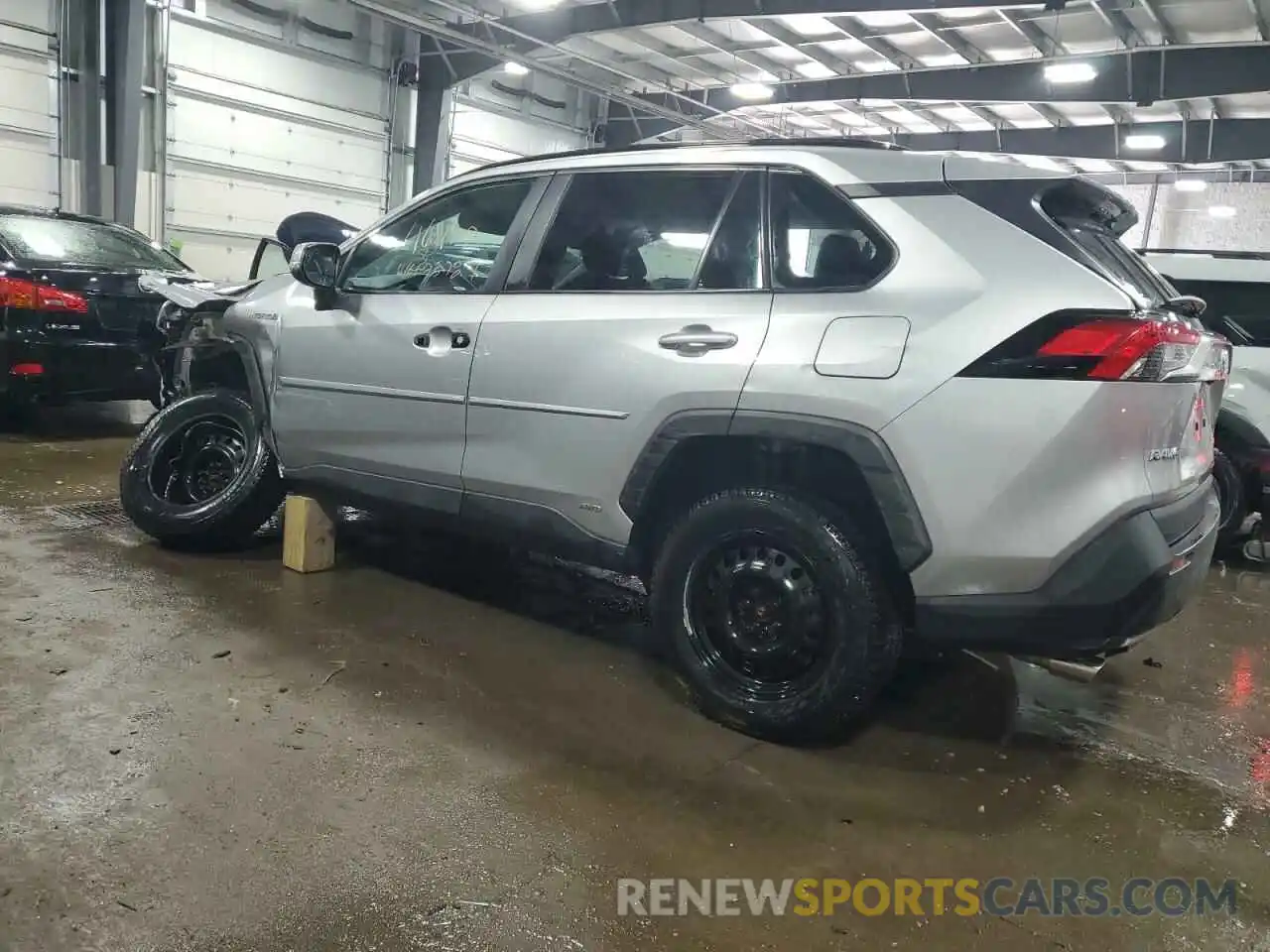 2 Photograph of a damaged car 4T3MWRFV8LU006118 TOYOTA RAV4 2020