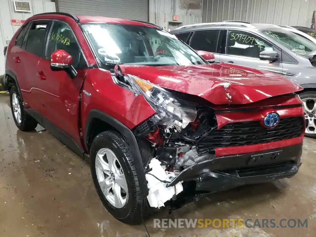 1 Photograph of a damaged car 4T3MWRFV9LU001784 TOYOTA RAV4 2020