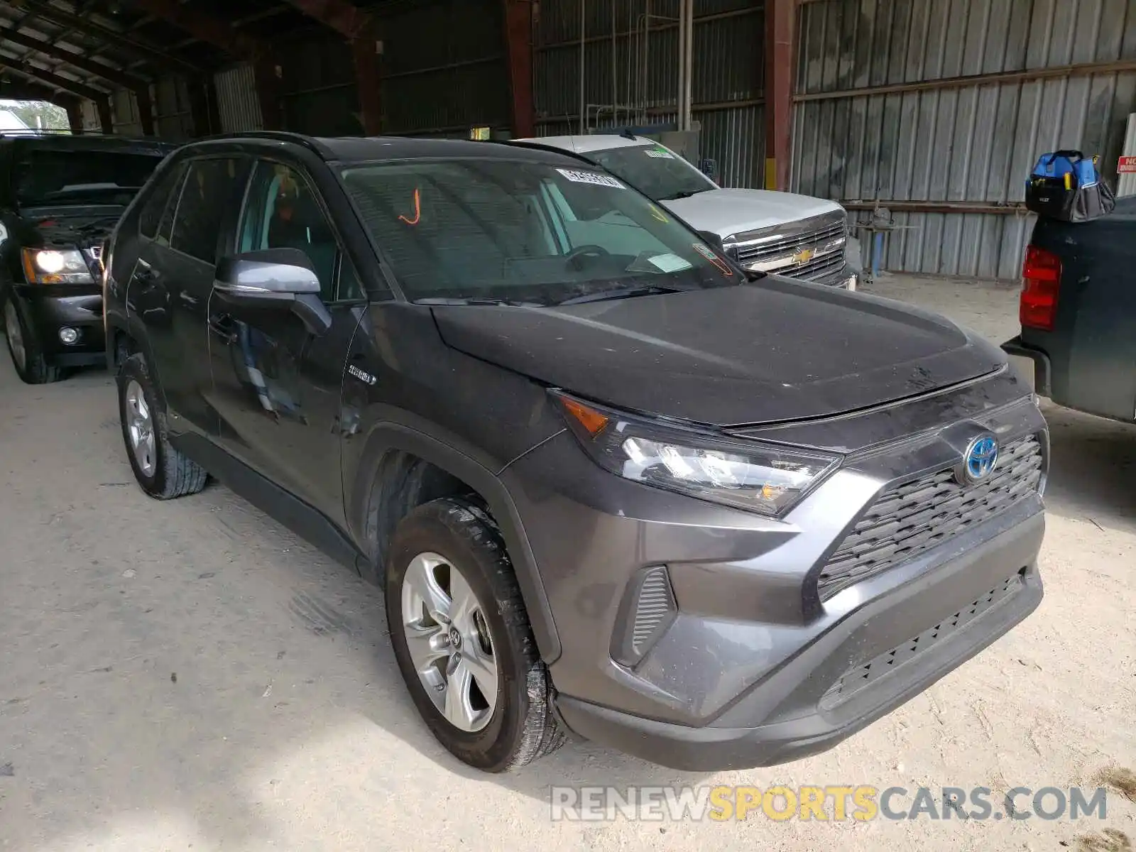 1 Photograph of a damaged car 4T3MWRFV9LU007701 TOYOTA RAV4 2020