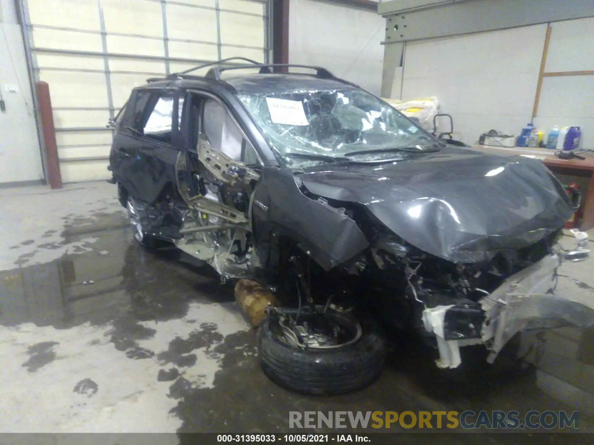 6 Photograph of a damaged car 4T3R6RFV0LU003509 TOYOTA RAV4 2020