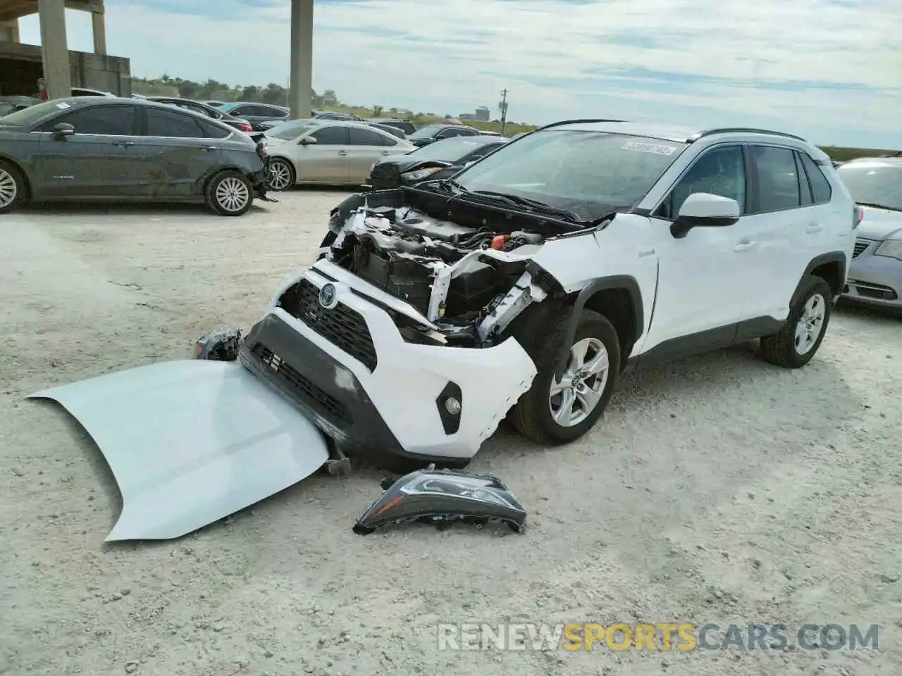 2 Photograph of a damaged car 4T3R6RFV0LU004210 TOYOTA RAV4 2020