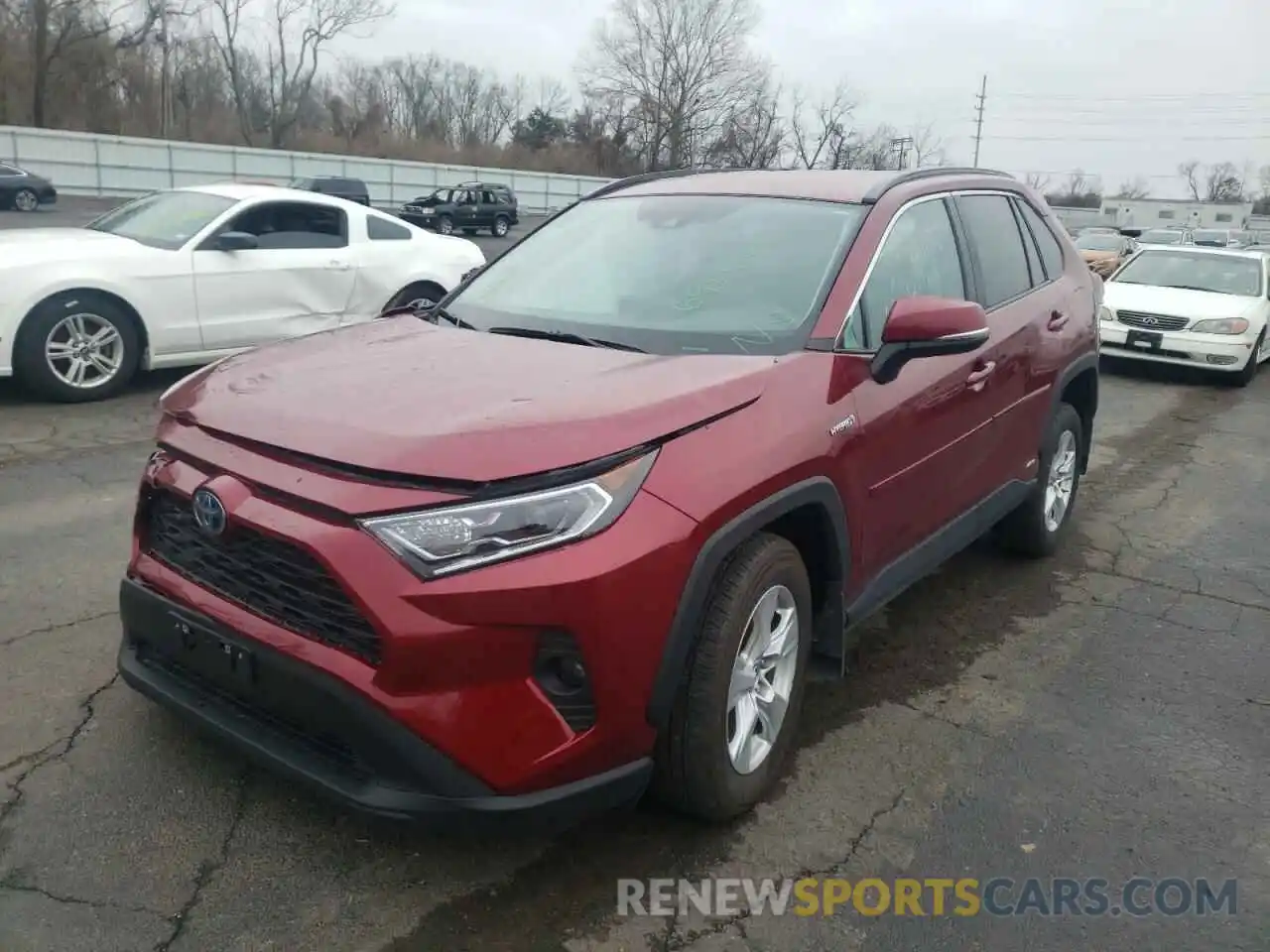 2 Photograph of a damaged car 4T3R6RFV0LU004837 TOYOTA RAV4 2020