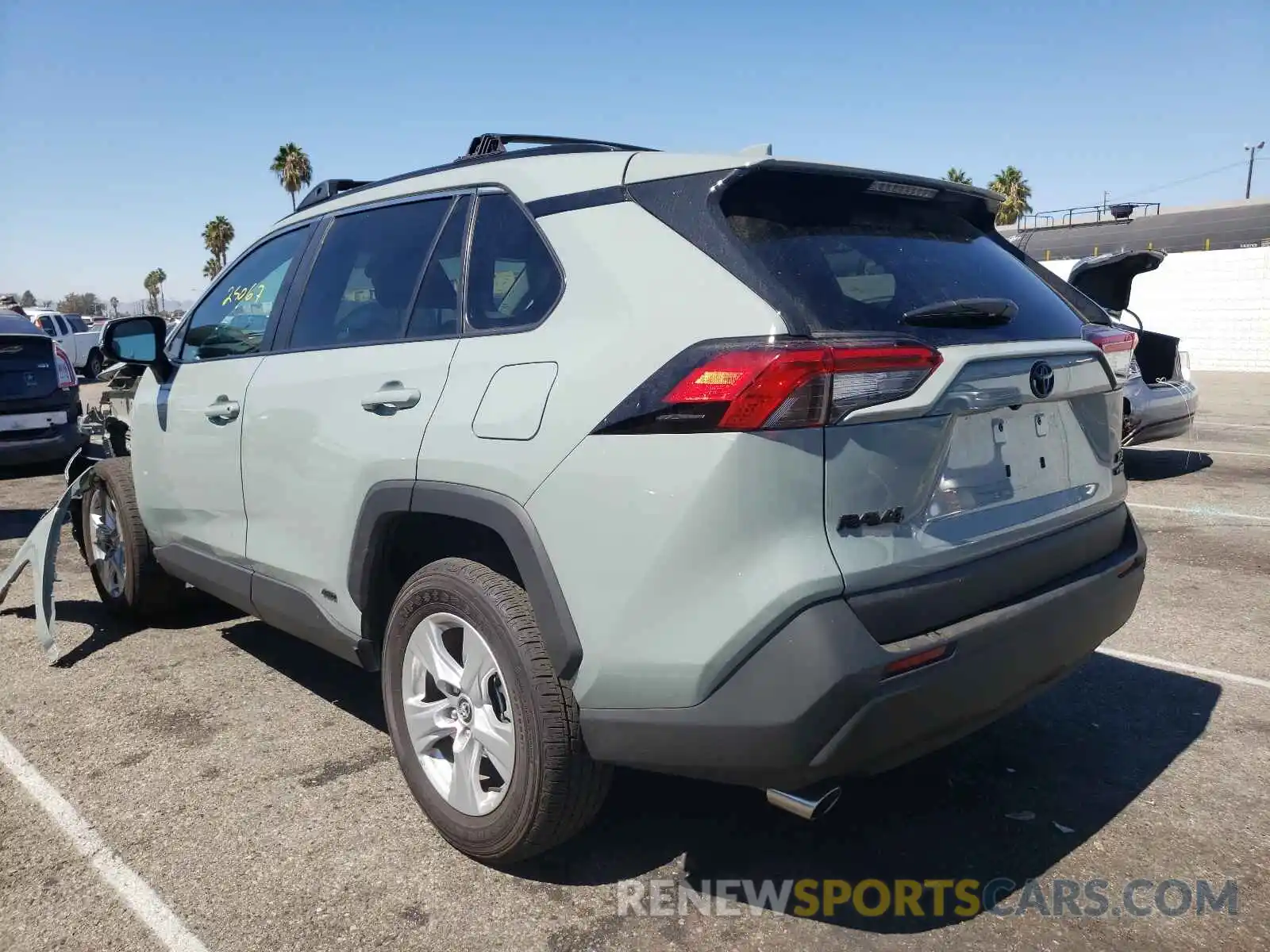 3 Photograph of a damaged car 4T3R6RFV0LU005213 TOYOTA RAV4 2020