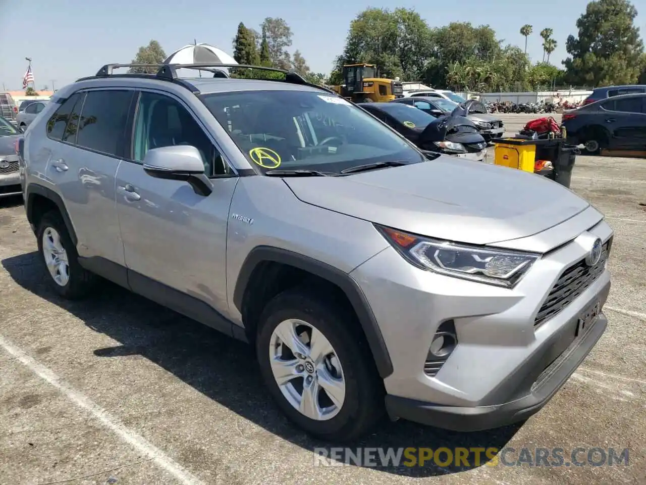 1 Photograph of a damaged car 4T3R6RFV1LU003812 TOYOTA RAV4 2020