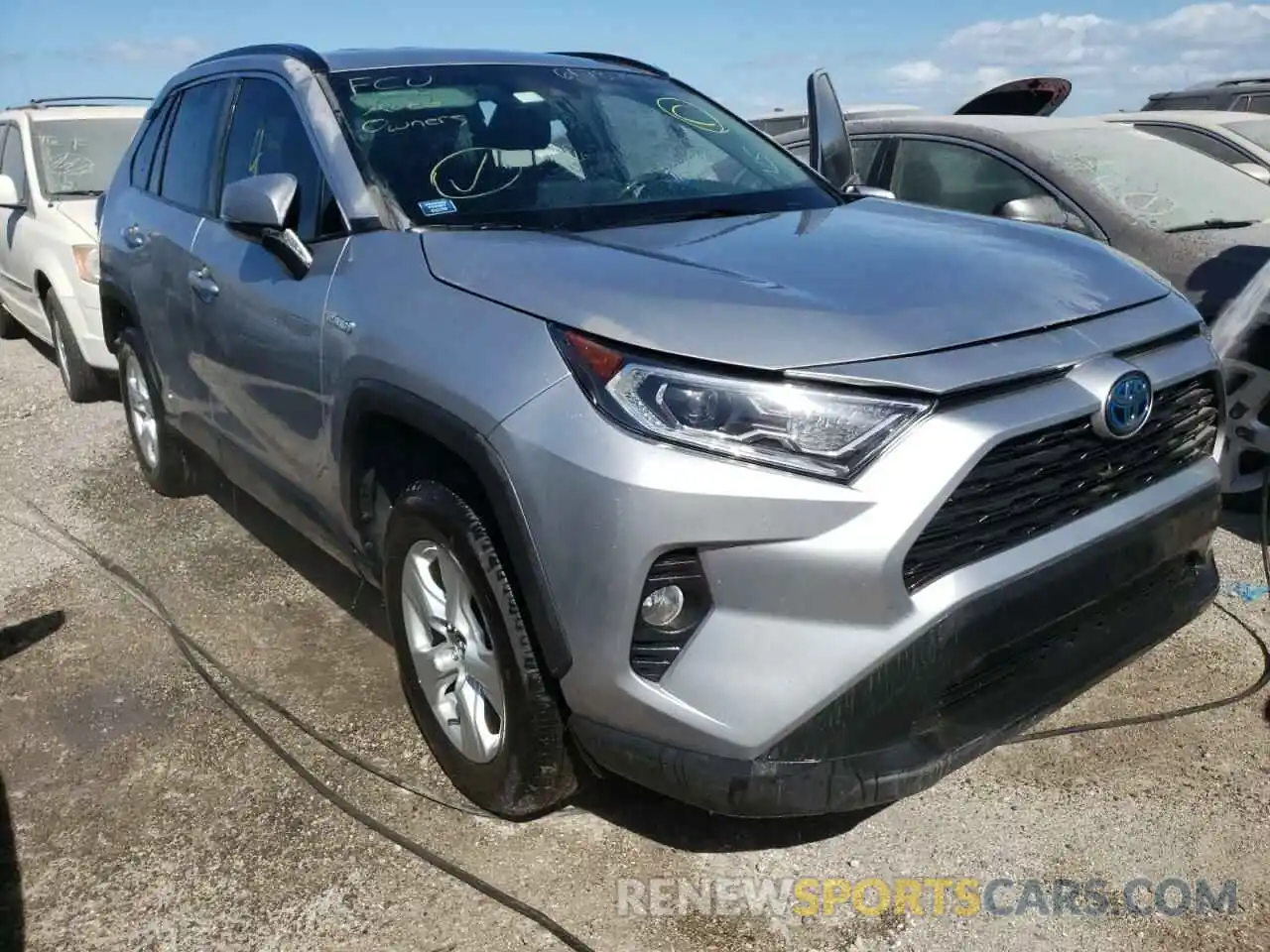 1 Photograph of a damaged car 4T3R6RFV2LU003687 TOYOTA RAV4 2020