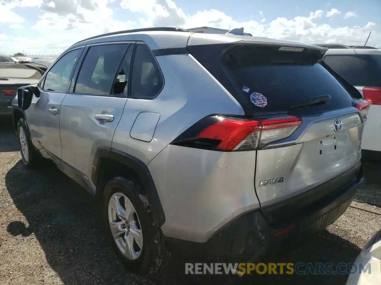 3 Photograph of a damaged car 4T3R6RFV2LU003687 TOYOTA RAV4 2020