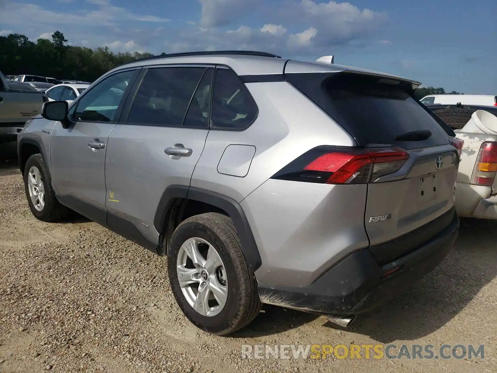 3 Photograph of a damaged car 4T3R6RFV3LU002306 TOYOTA RAV4 2020