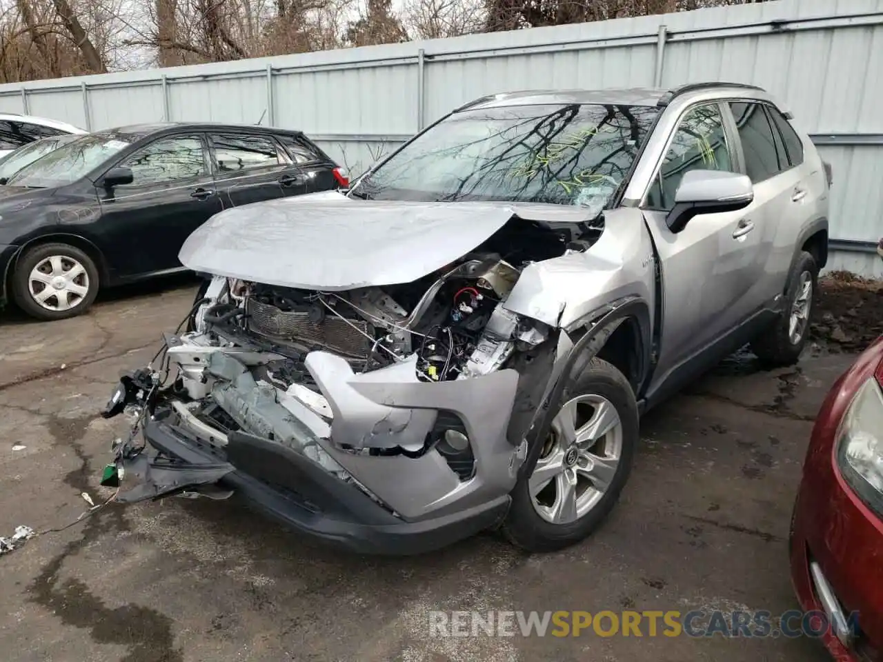 2 Photograph of a damaged car 4T3R6RFV4LU002640 TOYOTA RAV4 2020