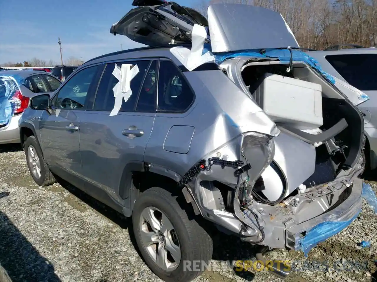 3 Photograph of a damaged car 4T3R6RFV7LU002003 TOYOTA RAV4 2020