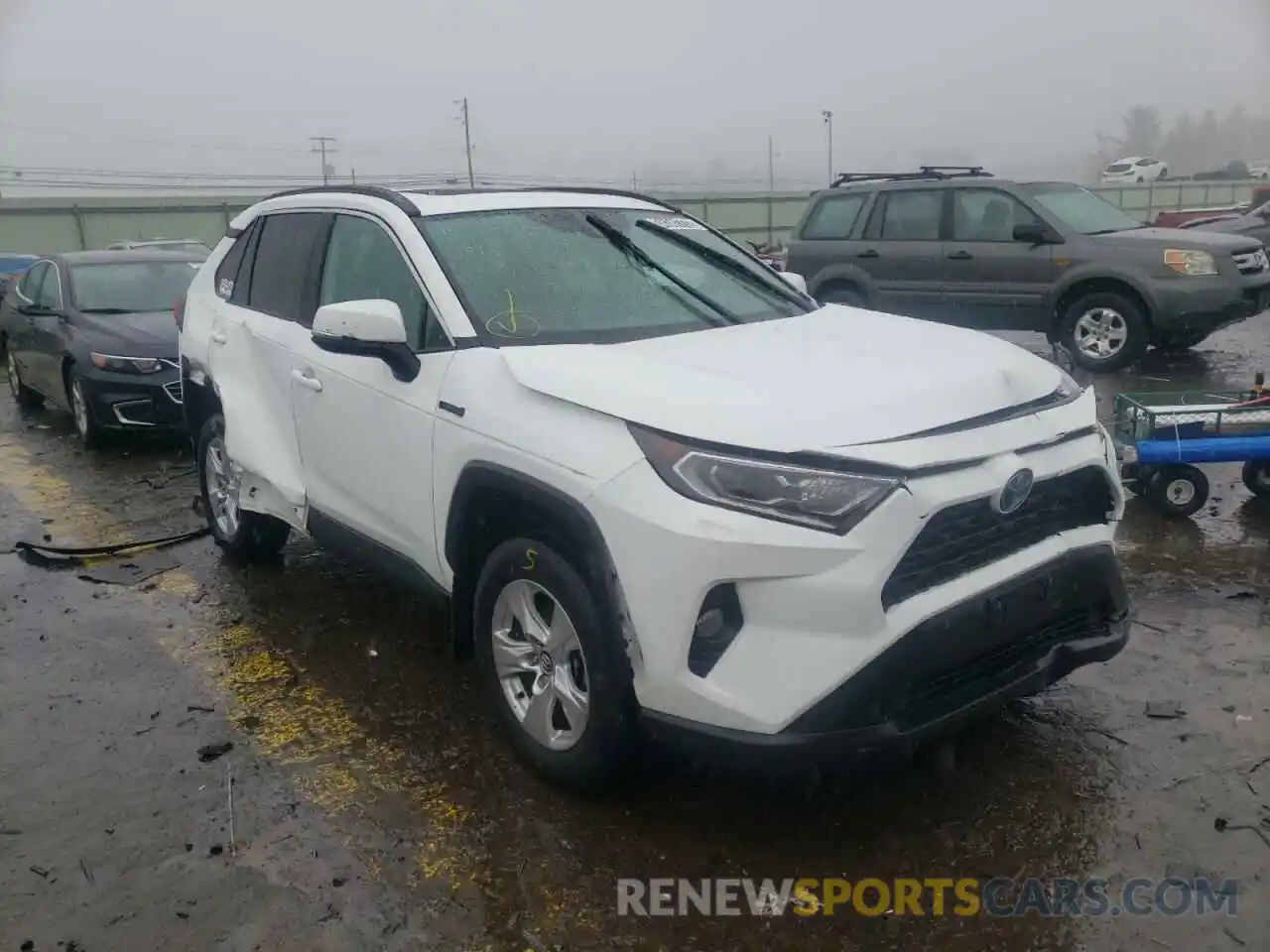 1 Photograph of a damaged car 4T3R6RFV9LU004254 TOYOTA RAV4 2020