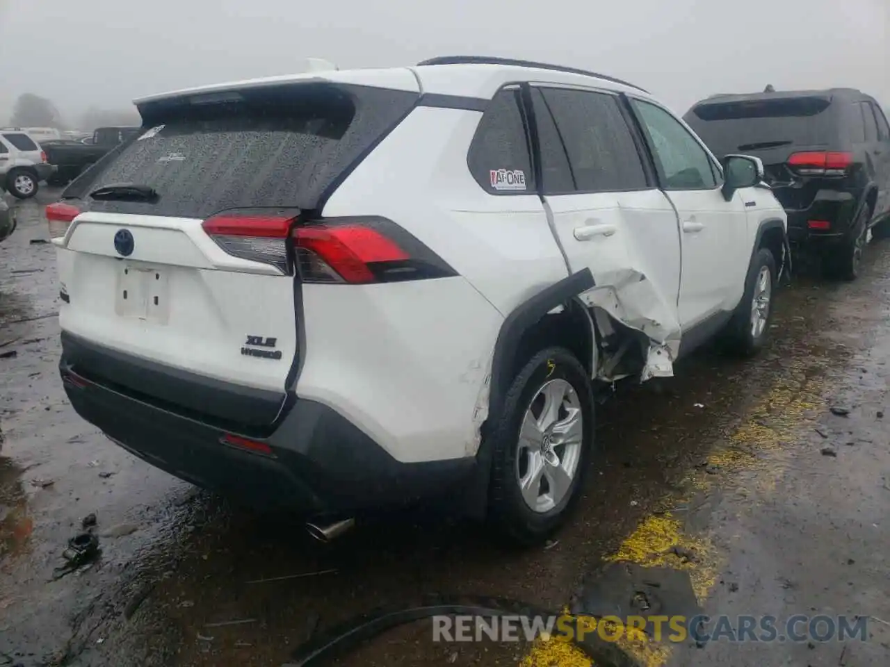 9 Photograph of a damaged car 4T3R6RFV9LU004254 TOYOTA RAV4 2020