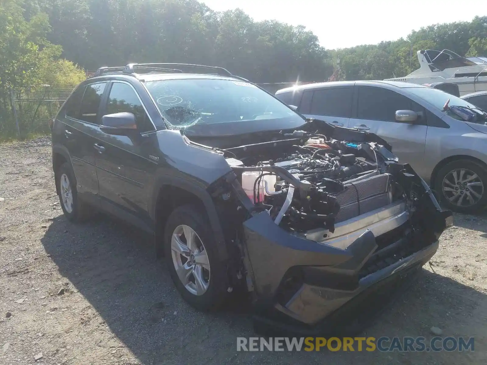 1 Photograph of a damaged car 4T3R6RFV9LU004402 TOYOTA RAV4 2020