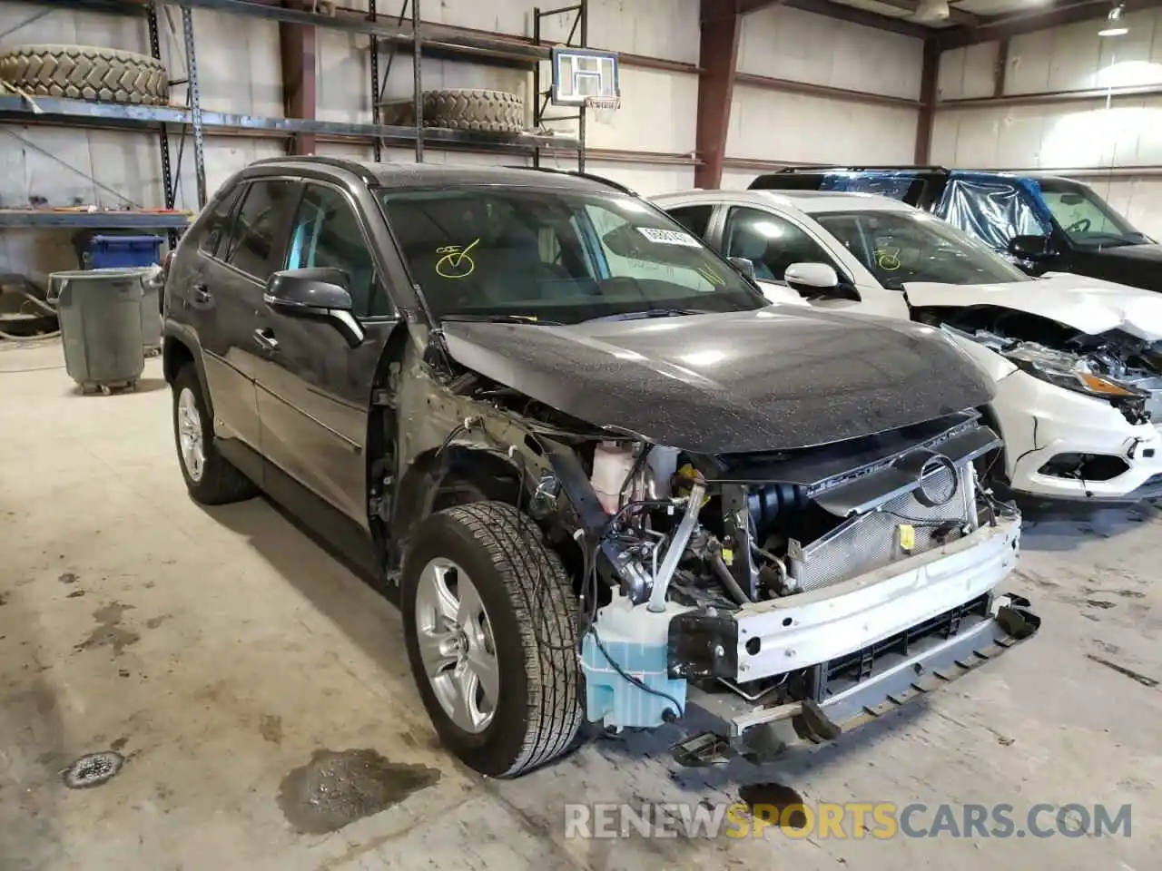 1 Photograph of a damaged car 4T3R6RFV9LU005176 TOYOTA RAV4 2020