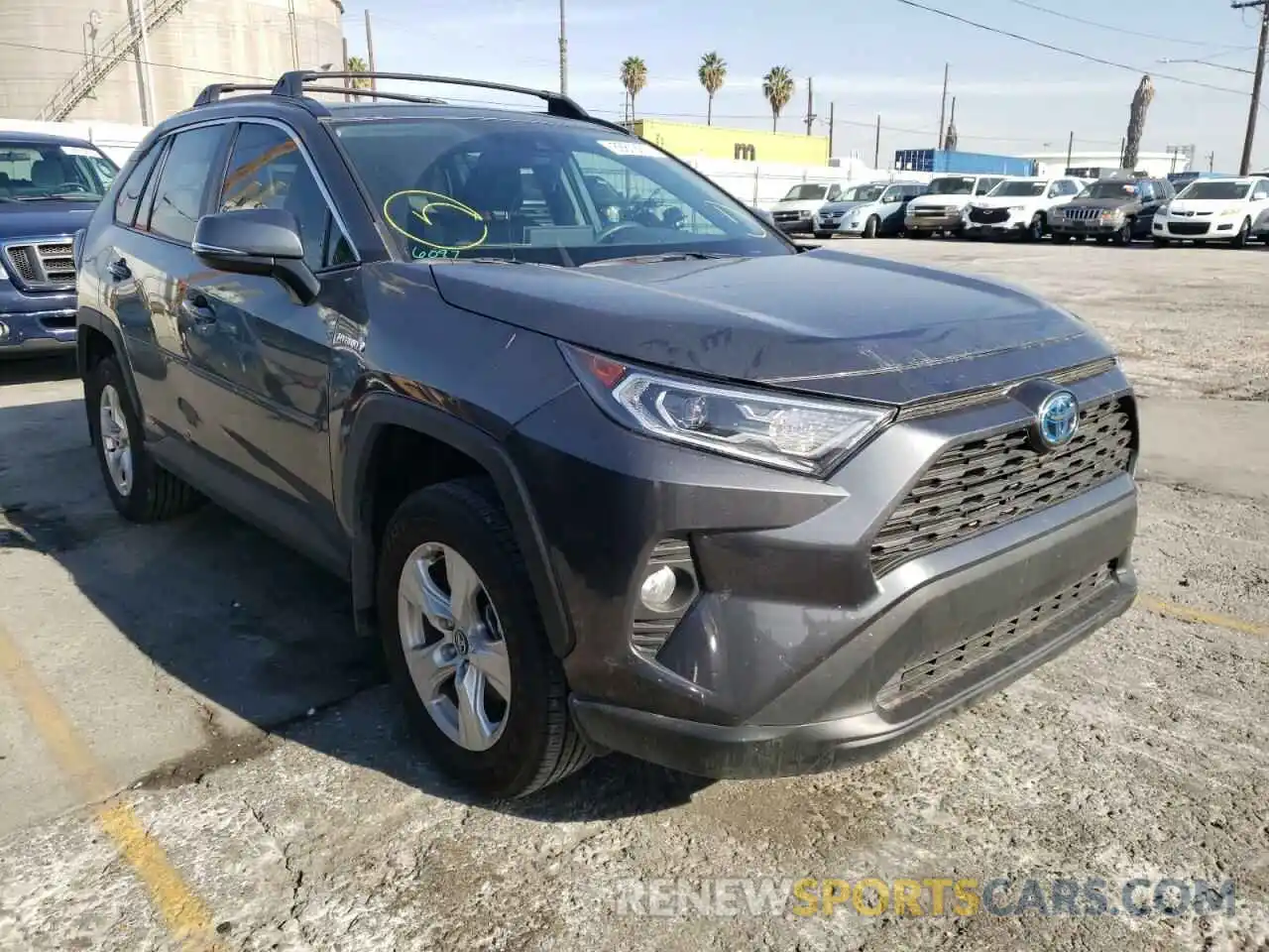 1 Photograph of a damaged car 4T3R6RFVXLU003193 TOYOTA RAV4 2020