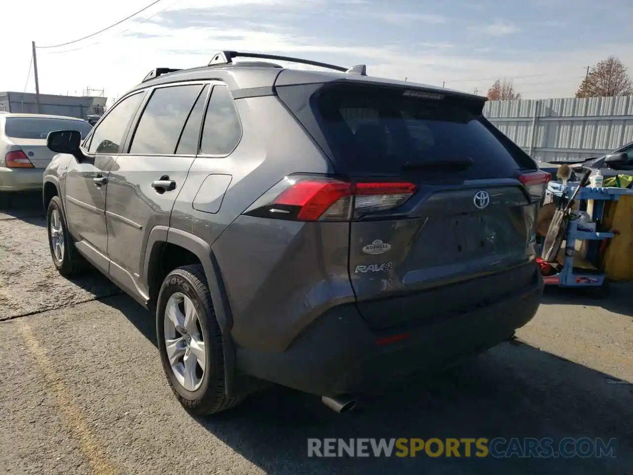 3 Photograph of a damaged car 4T3R6RFVXLU003193 TOYOTA RAV4 2020