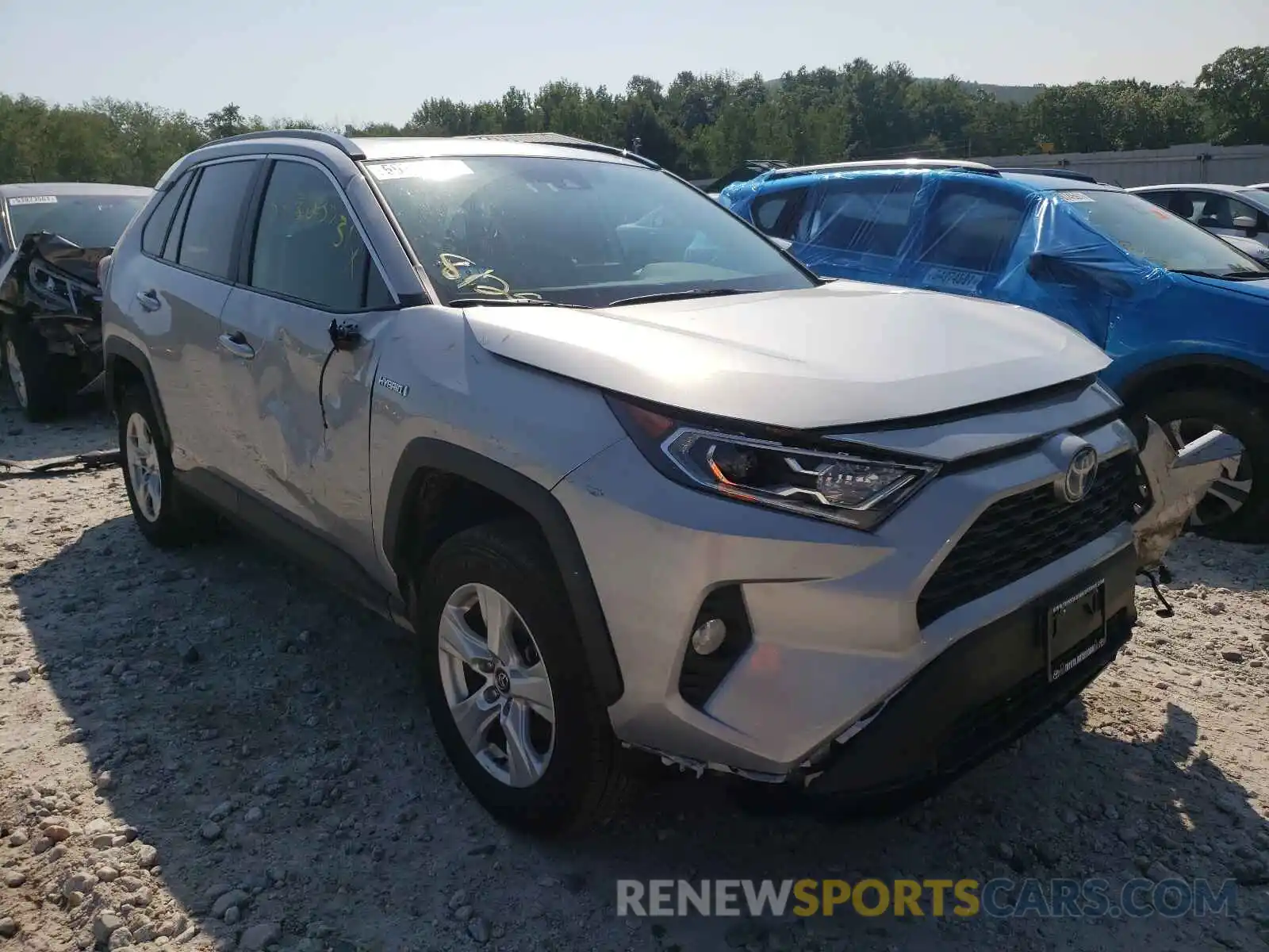 1 Photograph of a damaged car 4T3R6RFVXLU004912 TOYOTA RAV4 2020