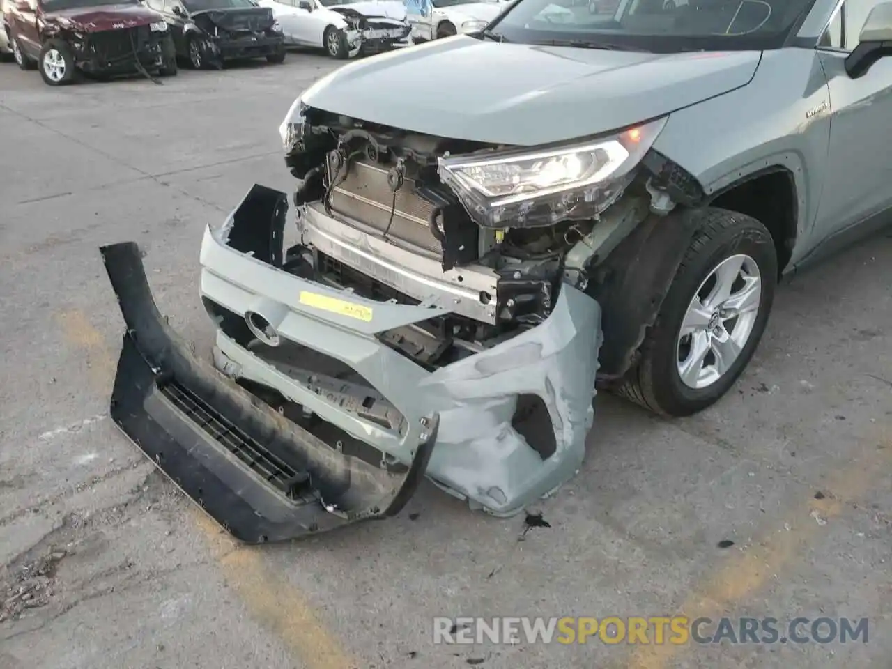 9 Photograph of a damaged car 4T3RWRFV2LU005522 TOYOTA RAV4 2020