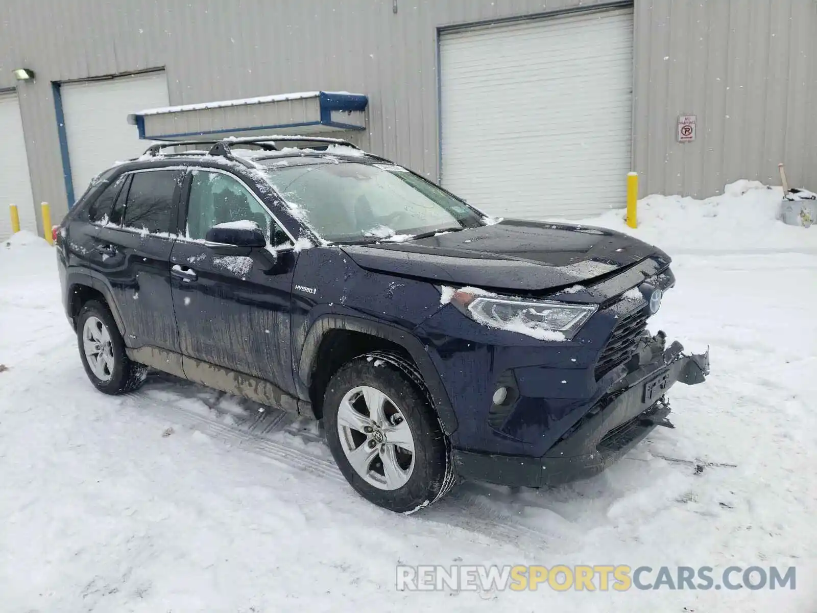 1 Photograph of a damaged car 4T3RWRFV4LU008924 TOYOTA RAV4 2020