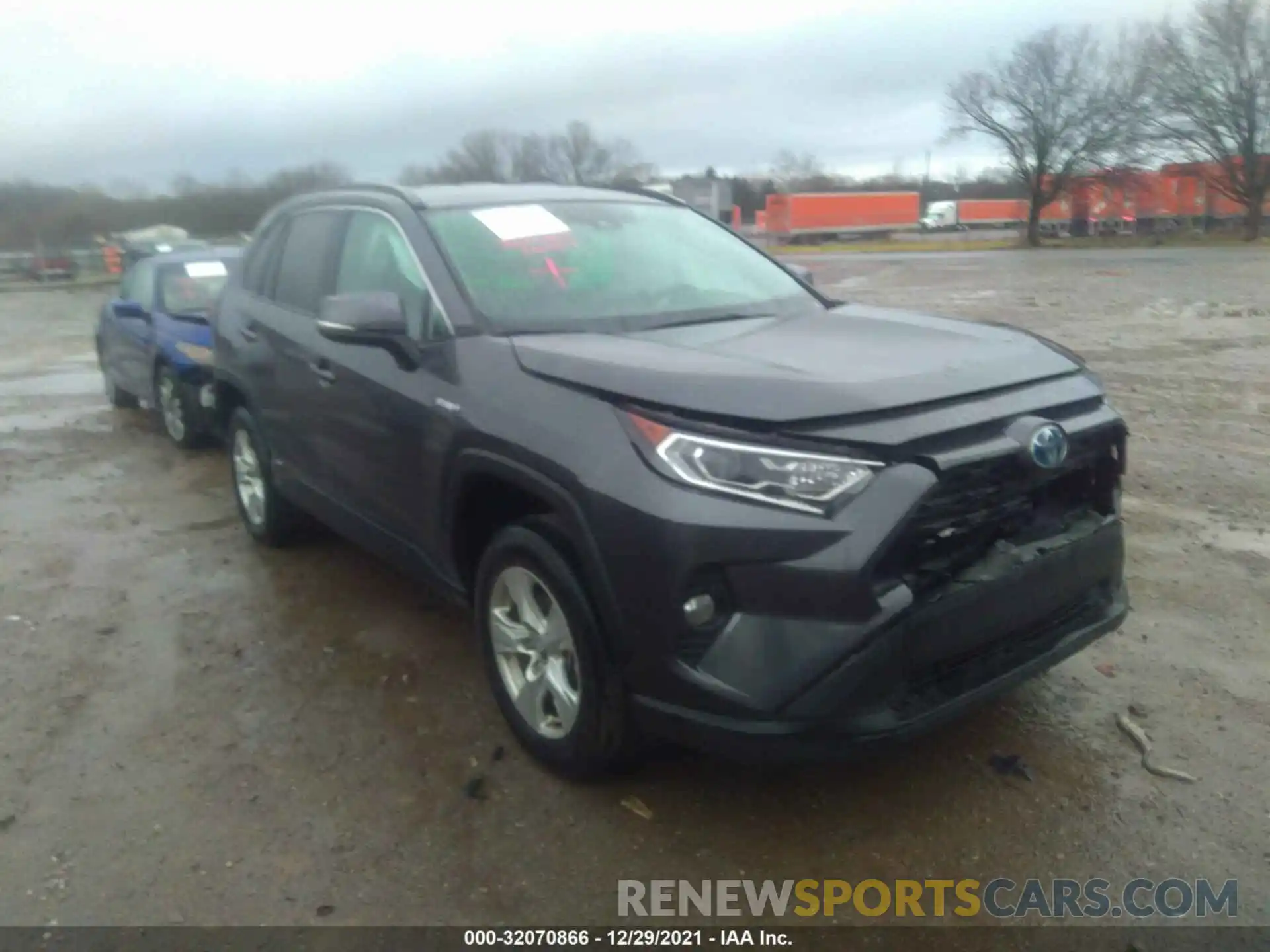 1 Photograph of a damaged car 4T3RWRFV7LU003104 TOYOTA RAV4 2020